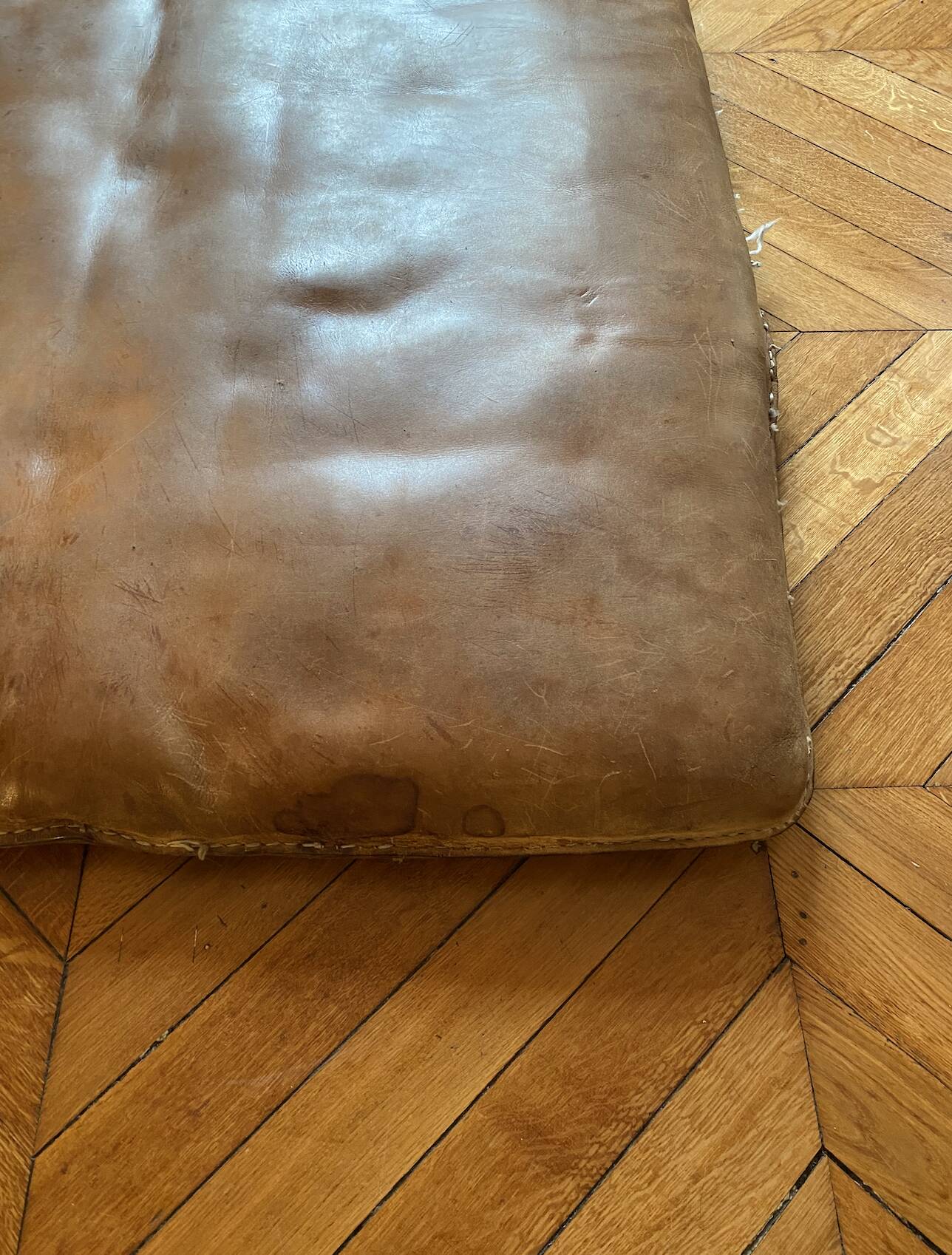 Vintage gym mat year 30 in leather