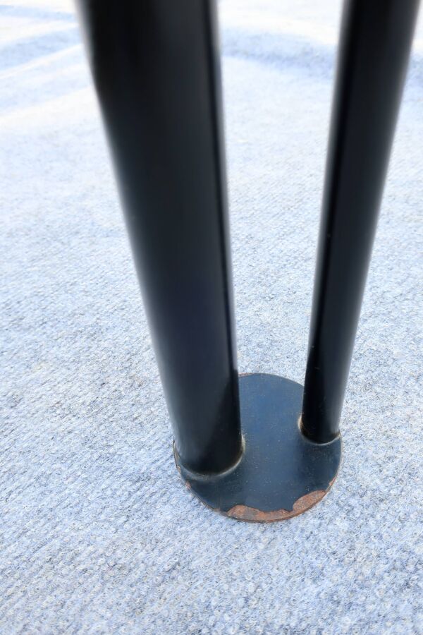 Table ronde ''joe ship'' design Philippe Starck vers 1982, 120 cm