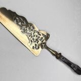 Silver metal pie shovel