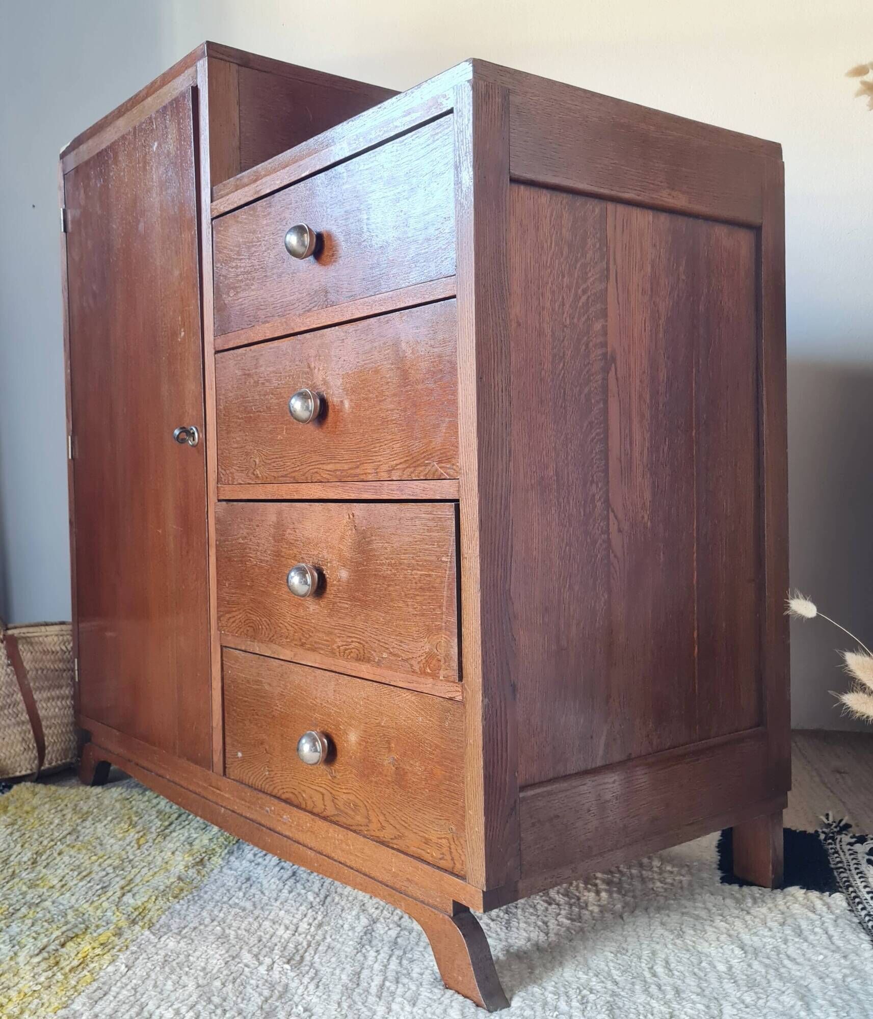 Armoire asymétrique - commode 4 tiroirs