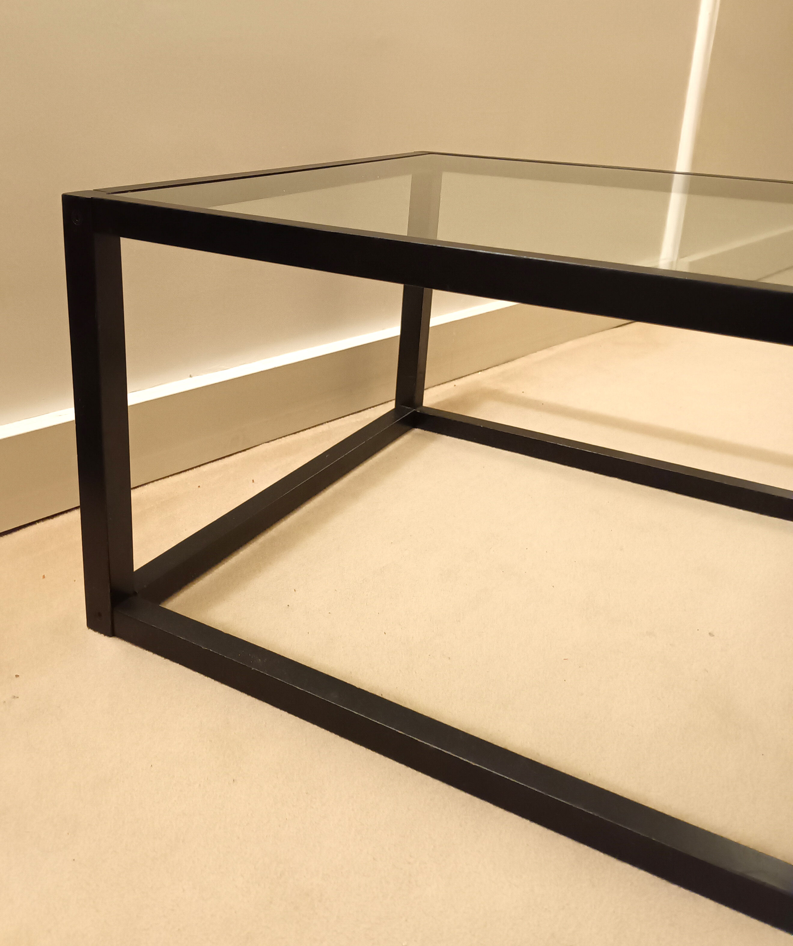 Table basse carrée ou bout de canapé verre et bois noir