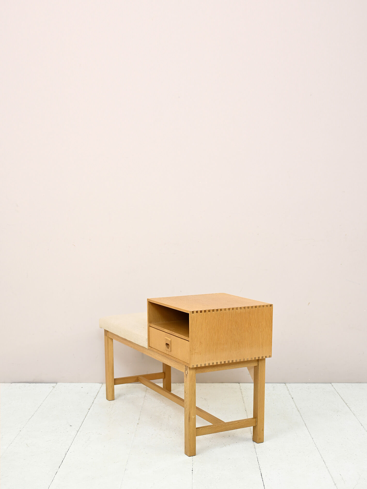 Oak 'gossip chair' bench