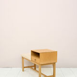 Oak 'gossip chair' bench