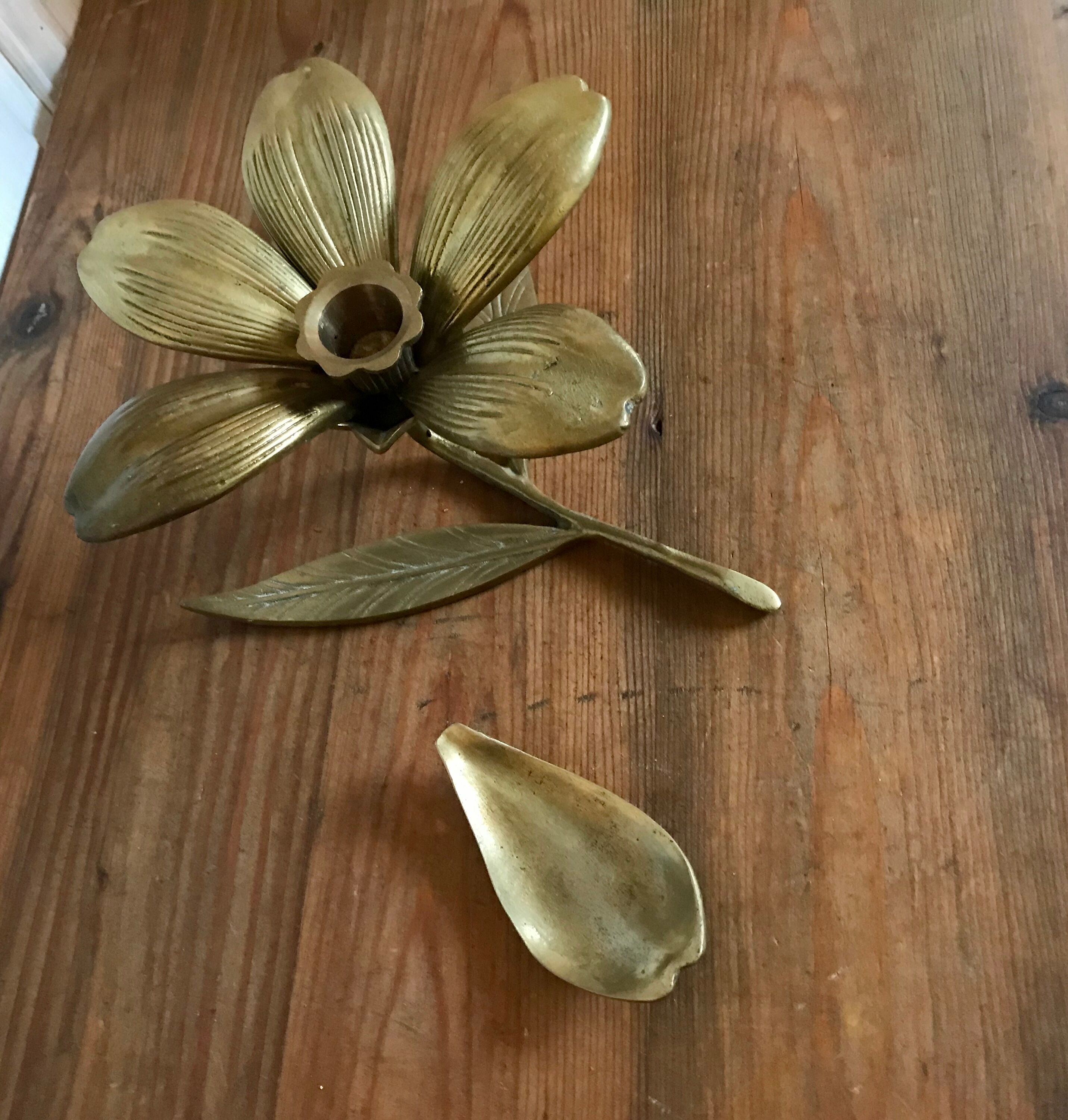 Vintage brass flower ashtray