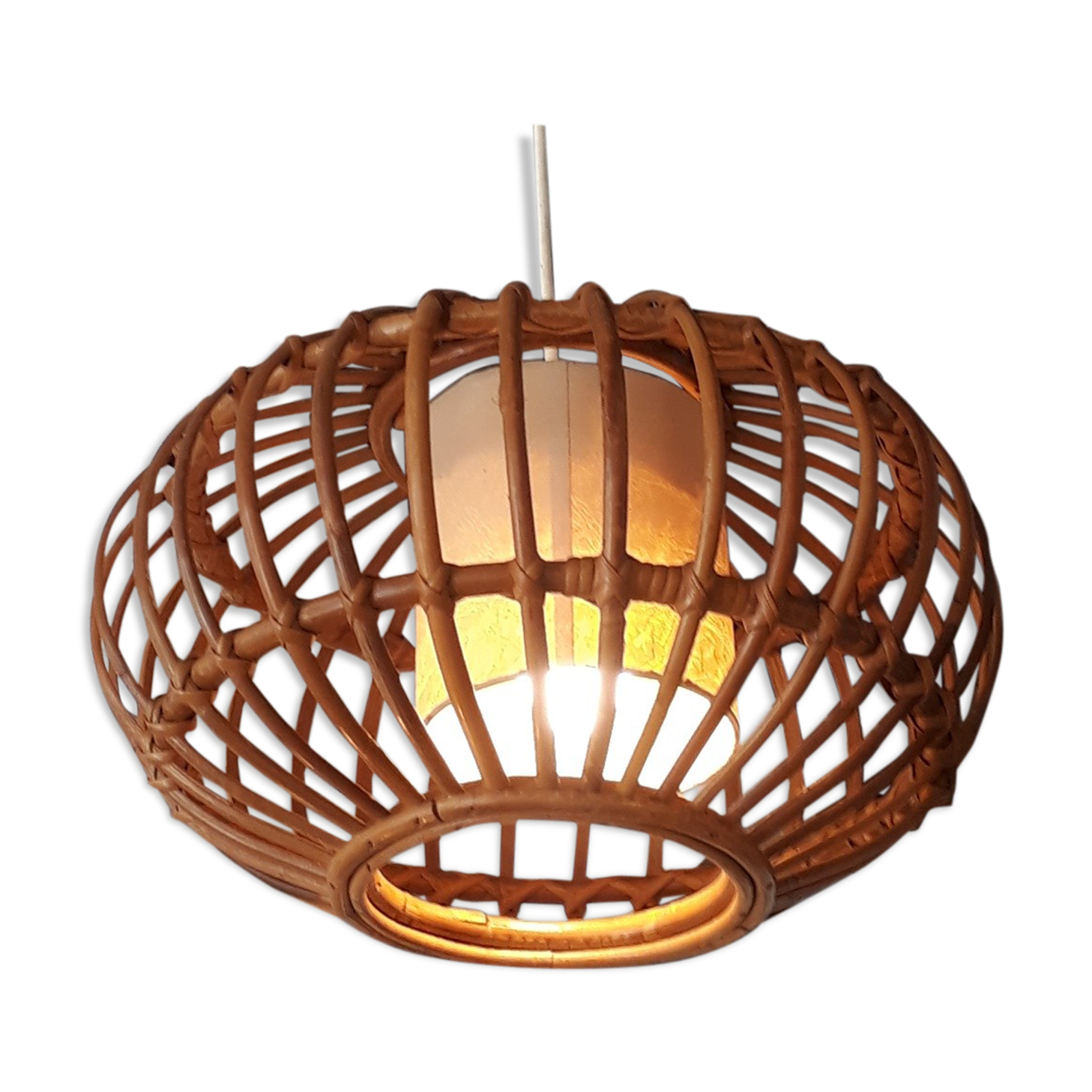 Rattan ball suspension