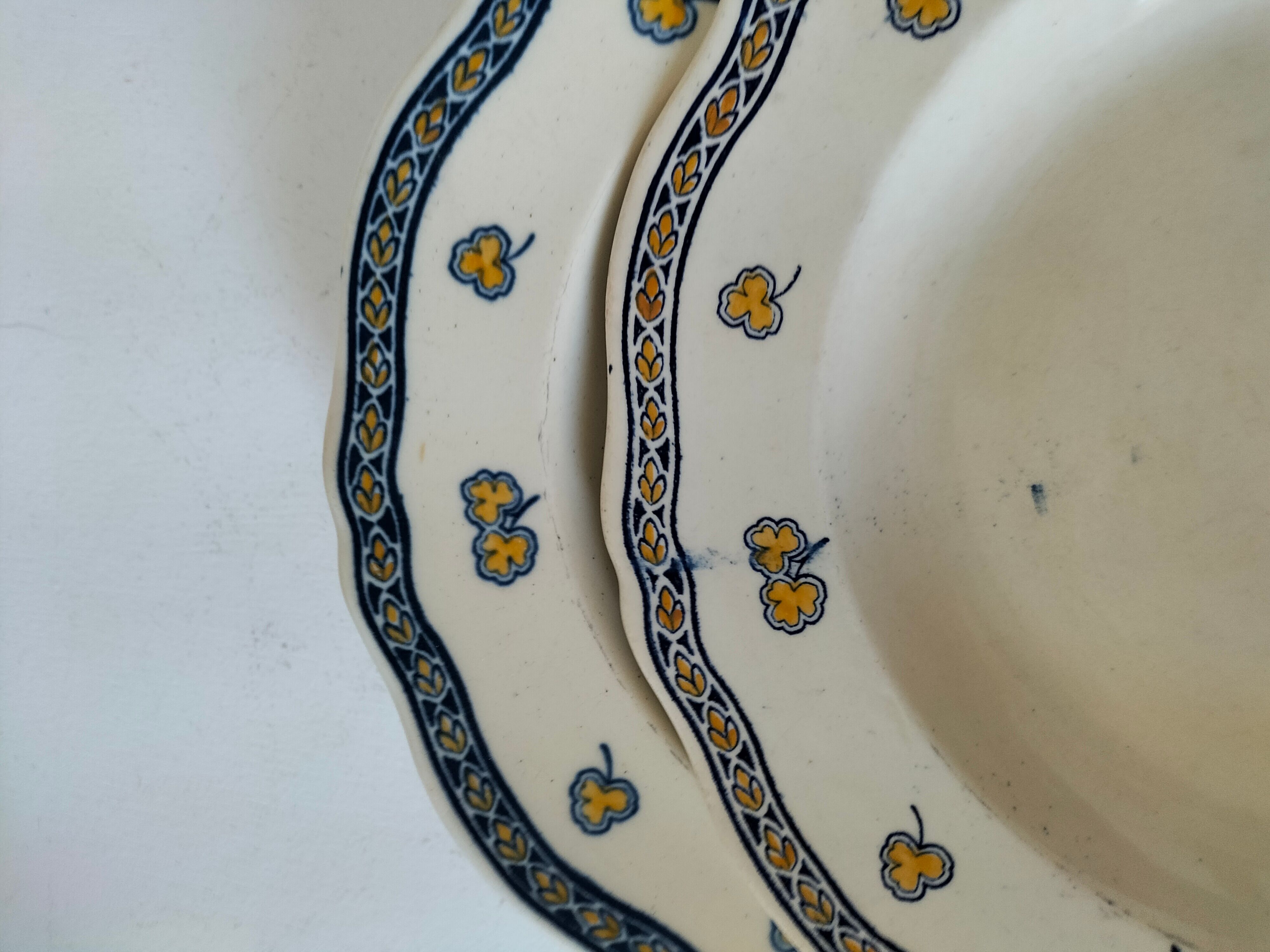 K&G Lunéville "Rouen Clover" plate circa 1880-1900