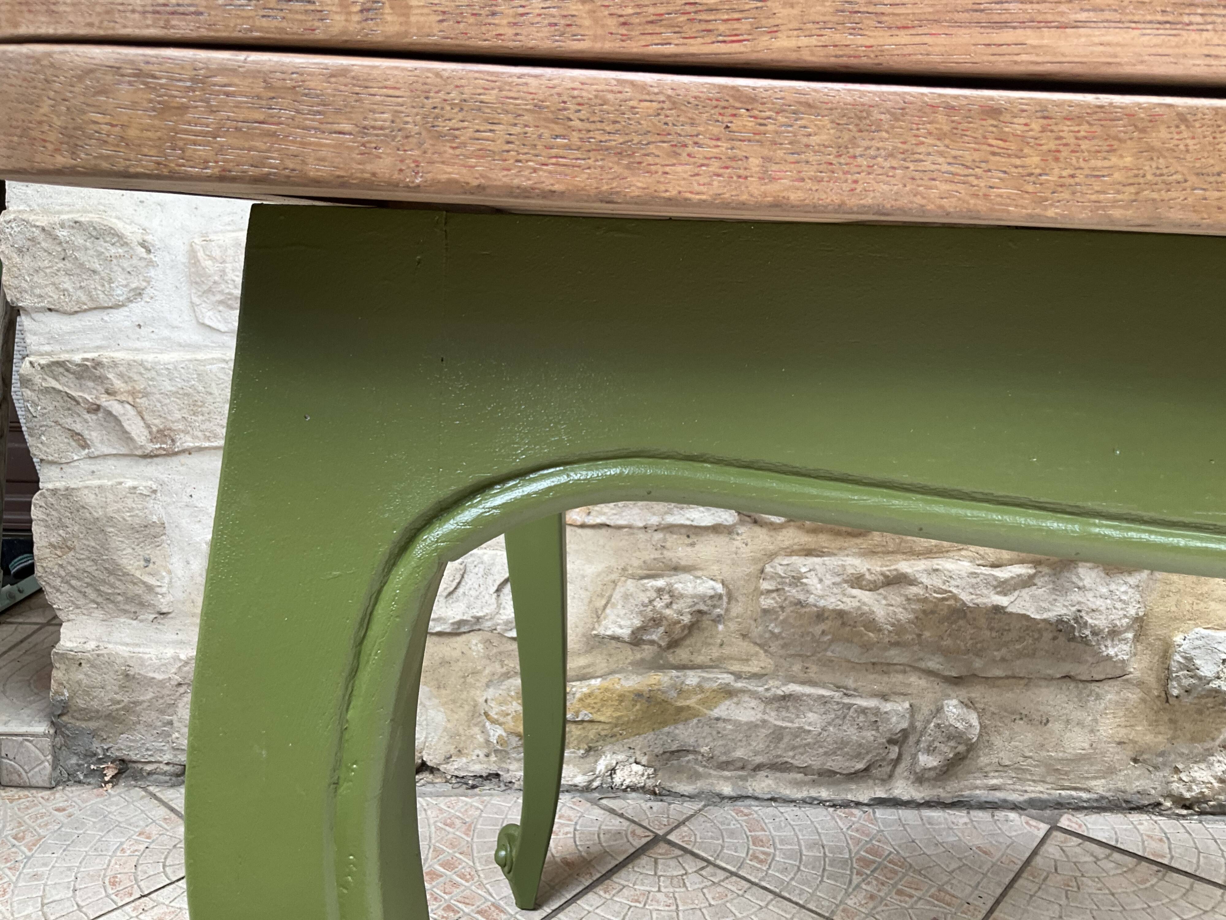 Wooden extension dining table
