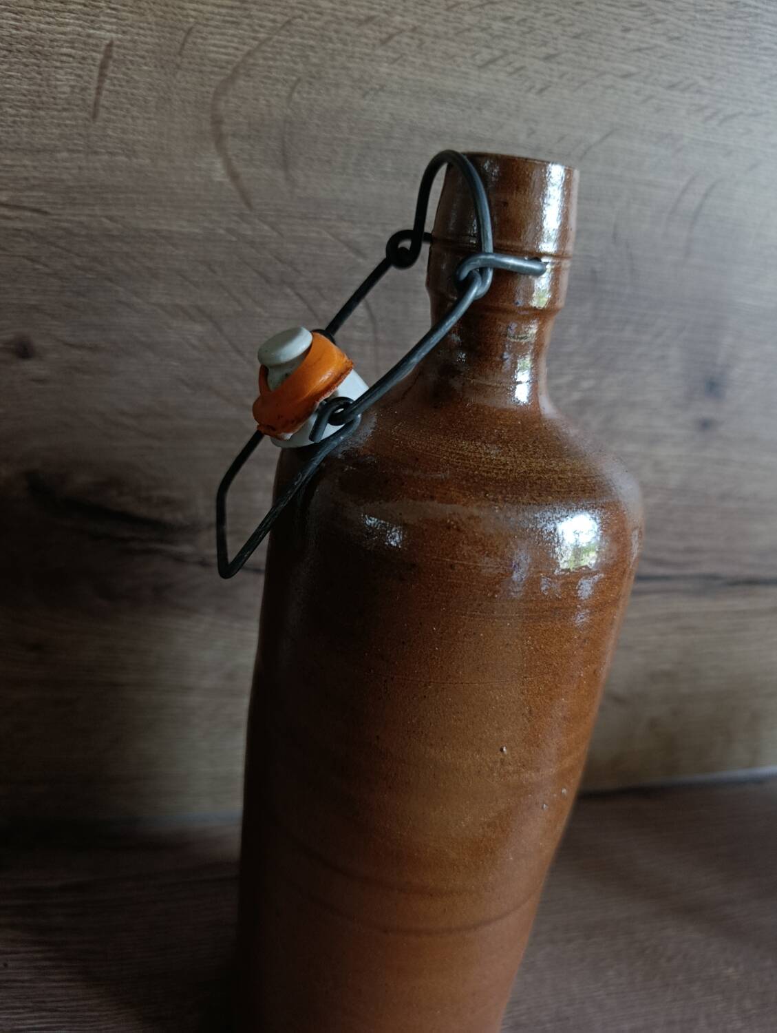 Bouteille grès marron brut et épuré vintage