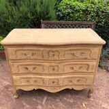 Oak chest of drawers