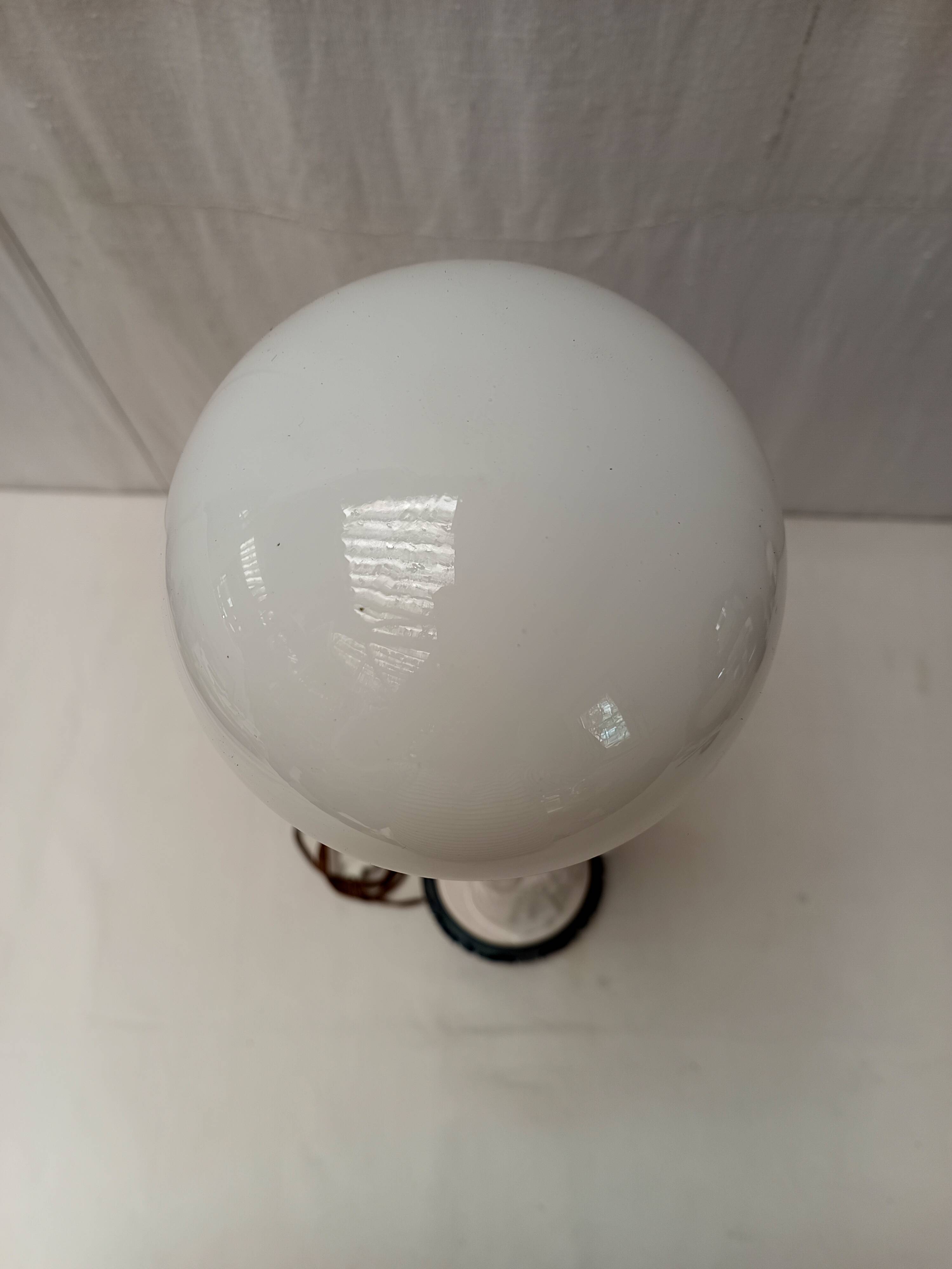 lampe ancienne porcelaine blanche opaline personnage SHOU 51 cm