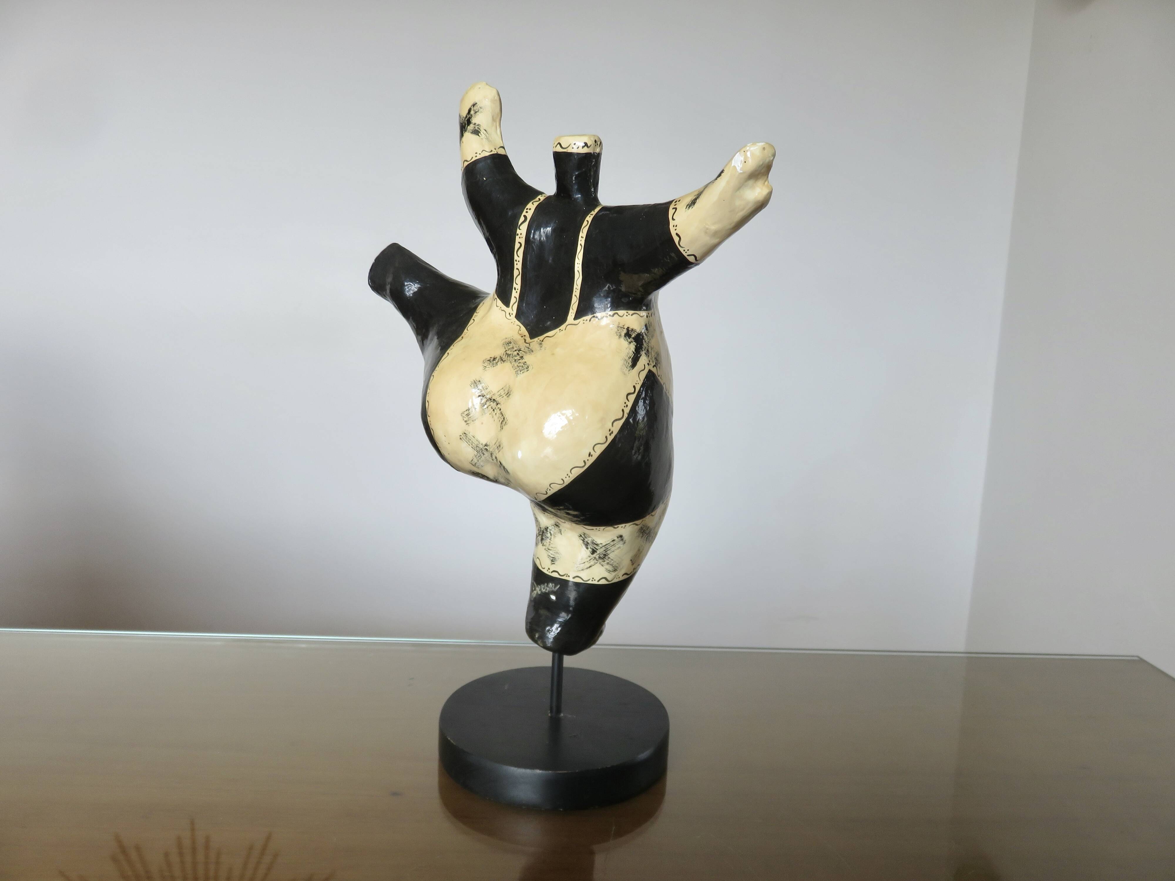 Sculpture "DEESSE" in the style of Niki de Saint Phalle, papier-mâché 1990