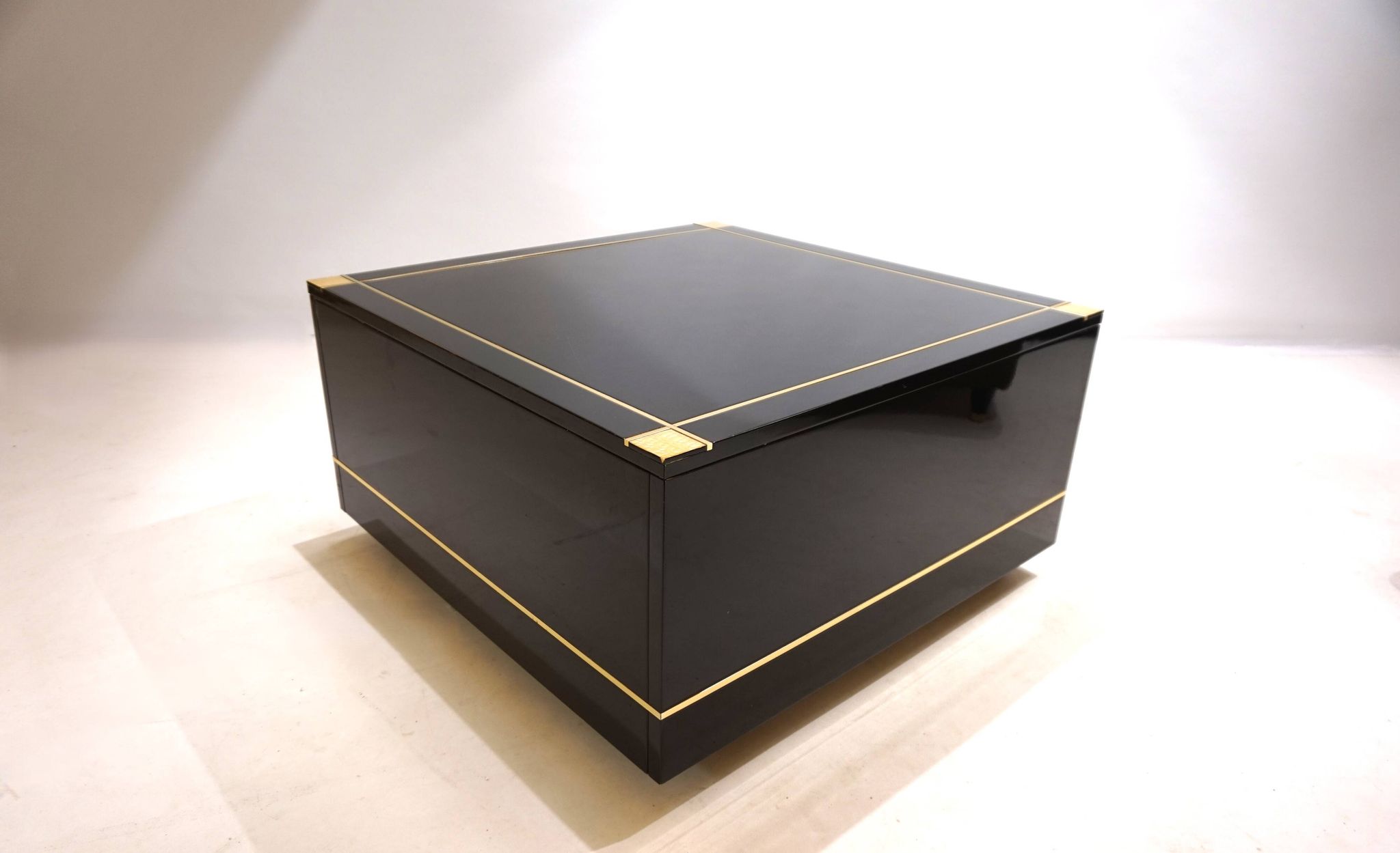 Table basse Roche Bobois attribuée à Pierre Cardin, 1970