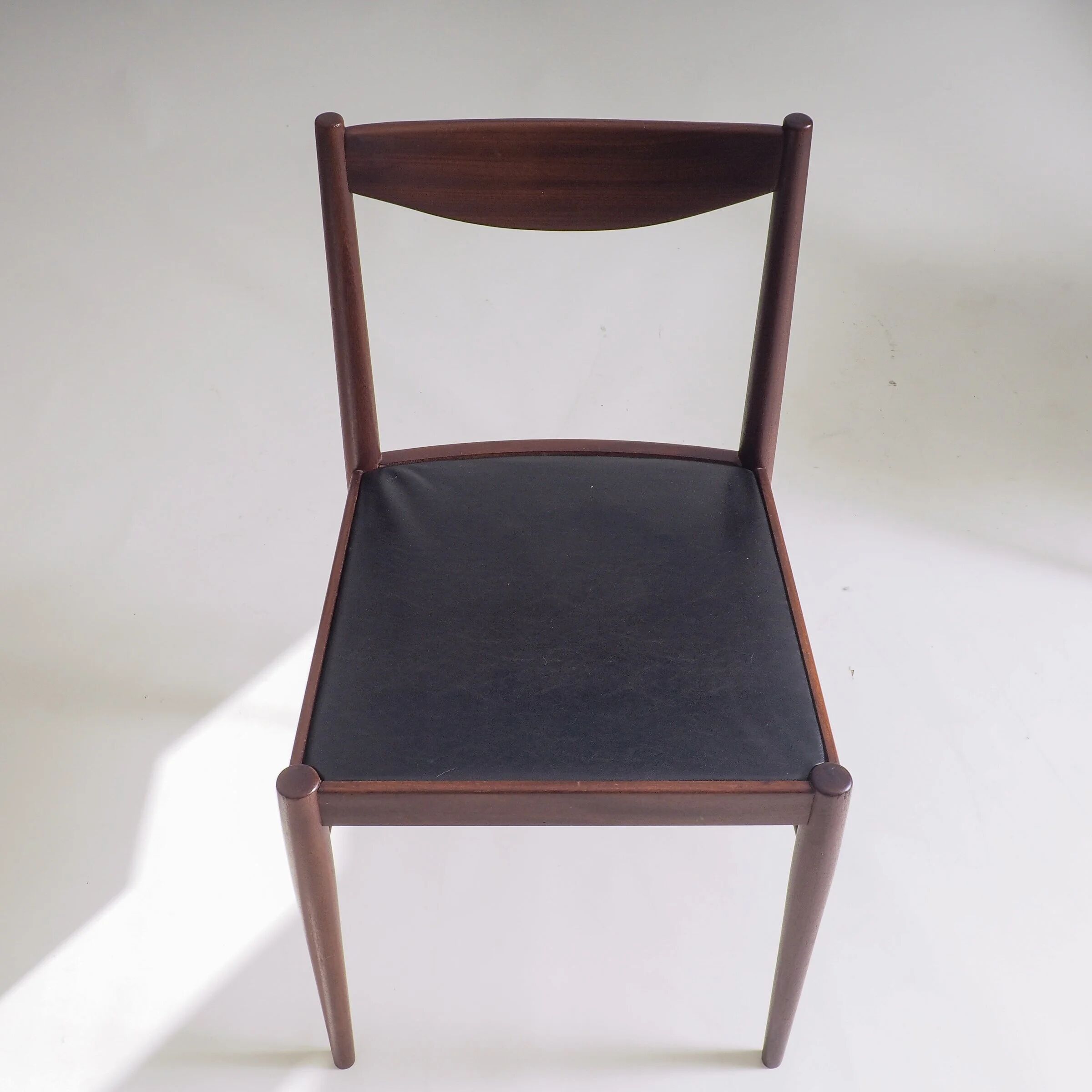 Set of 4 mid-century dining chairs