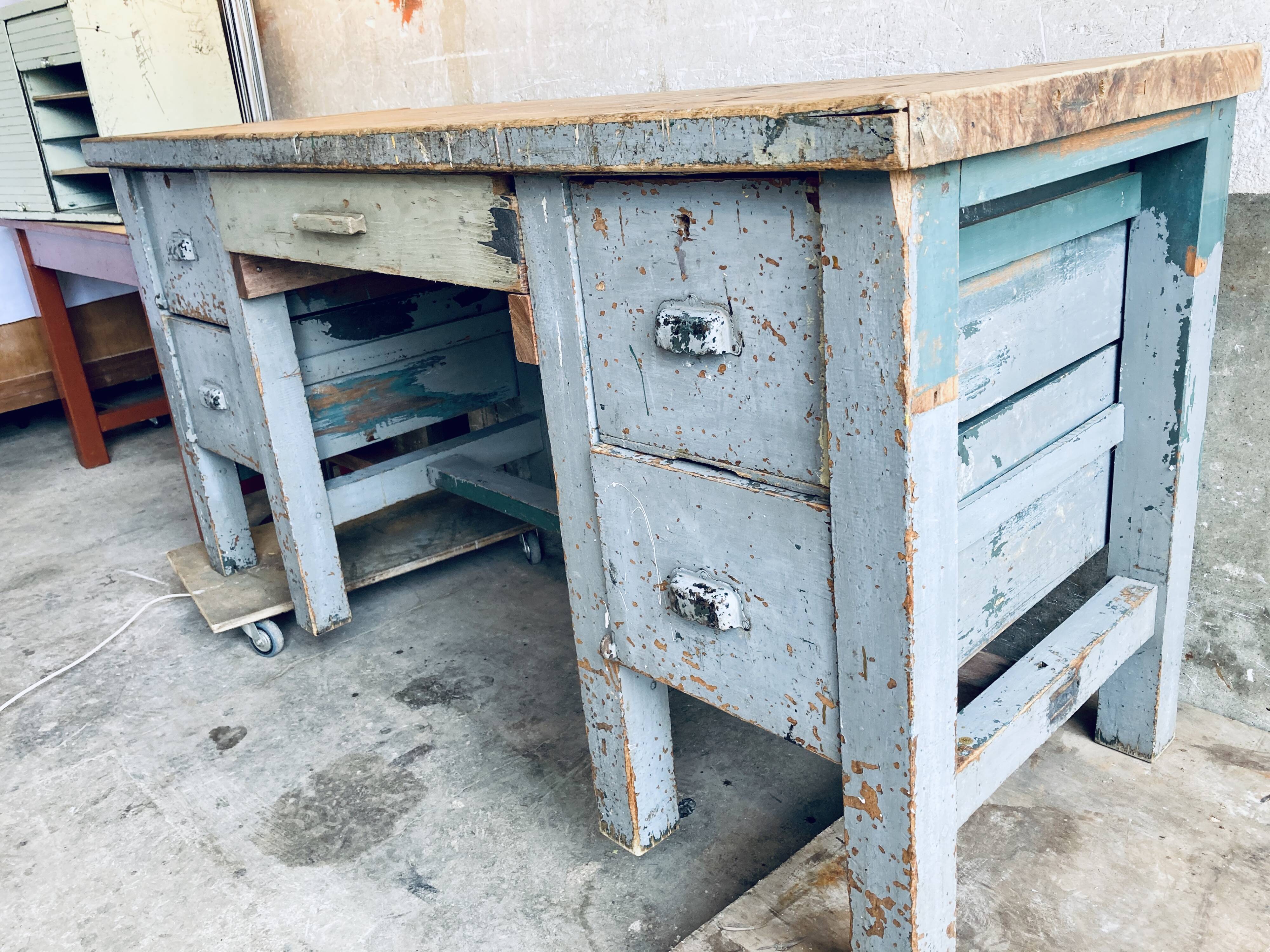 Grey blue established