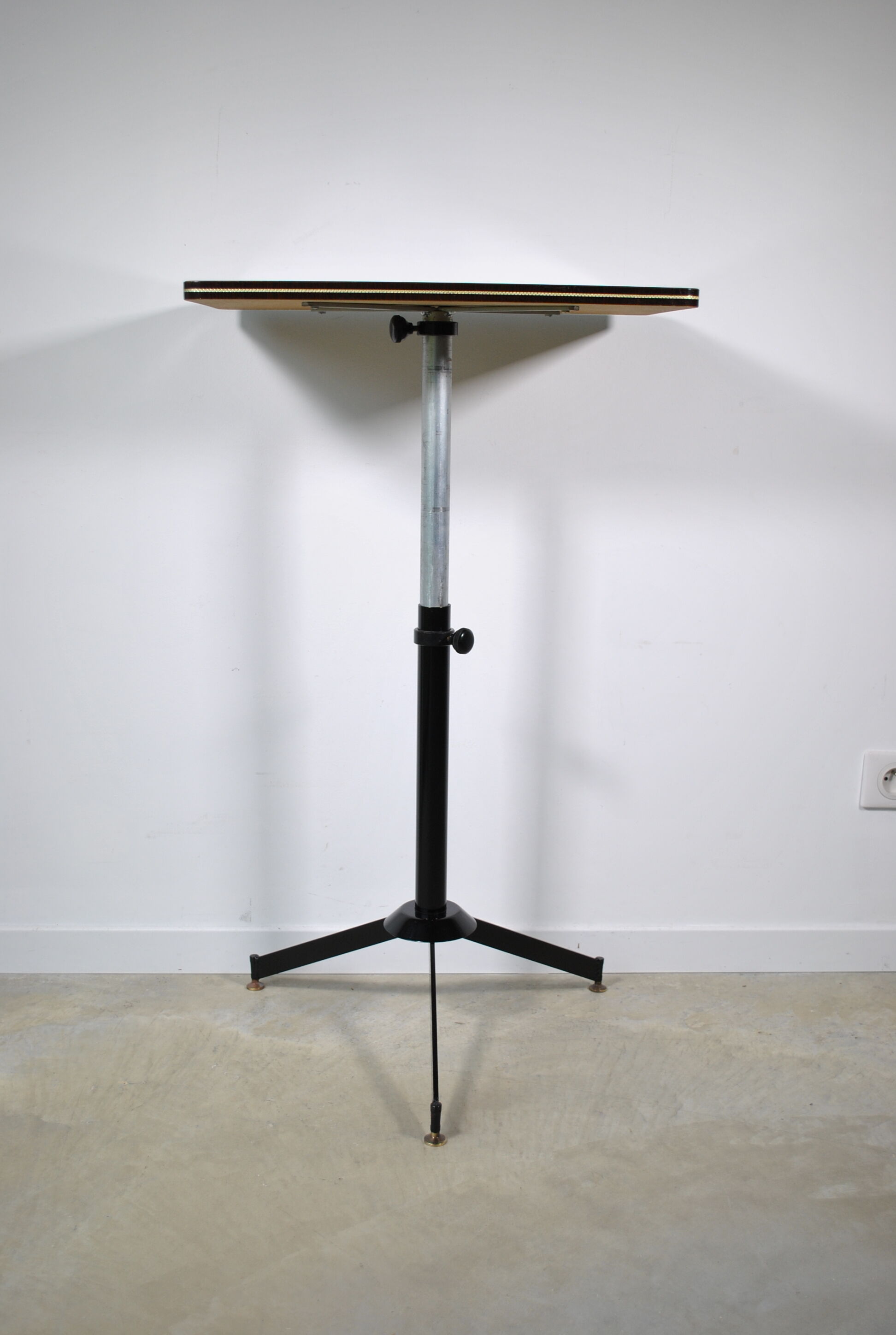Table d’appoint 1970