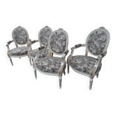 Quatre fauteuils médaillons