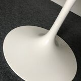 Tulip table by Eero Saarinen, Knoll edition