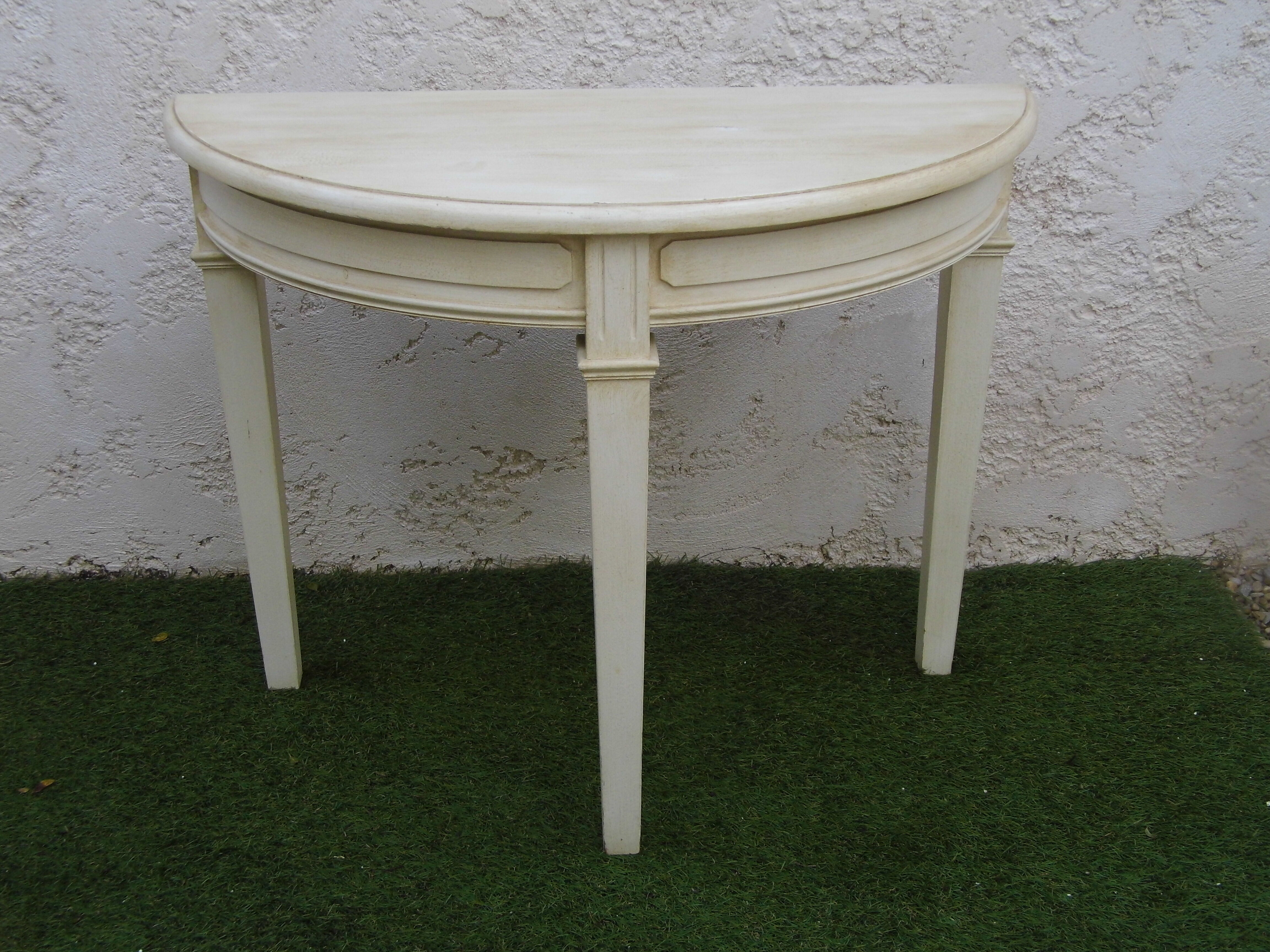 HALF-MOON CONSOLE TRIPOD SOLID PAINTED WOOD TRIPOD EXCELLENT CONDITION