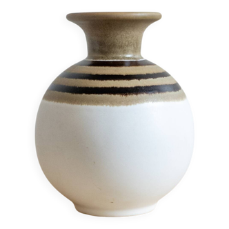 Bowl vase in the style of Lucie Rie