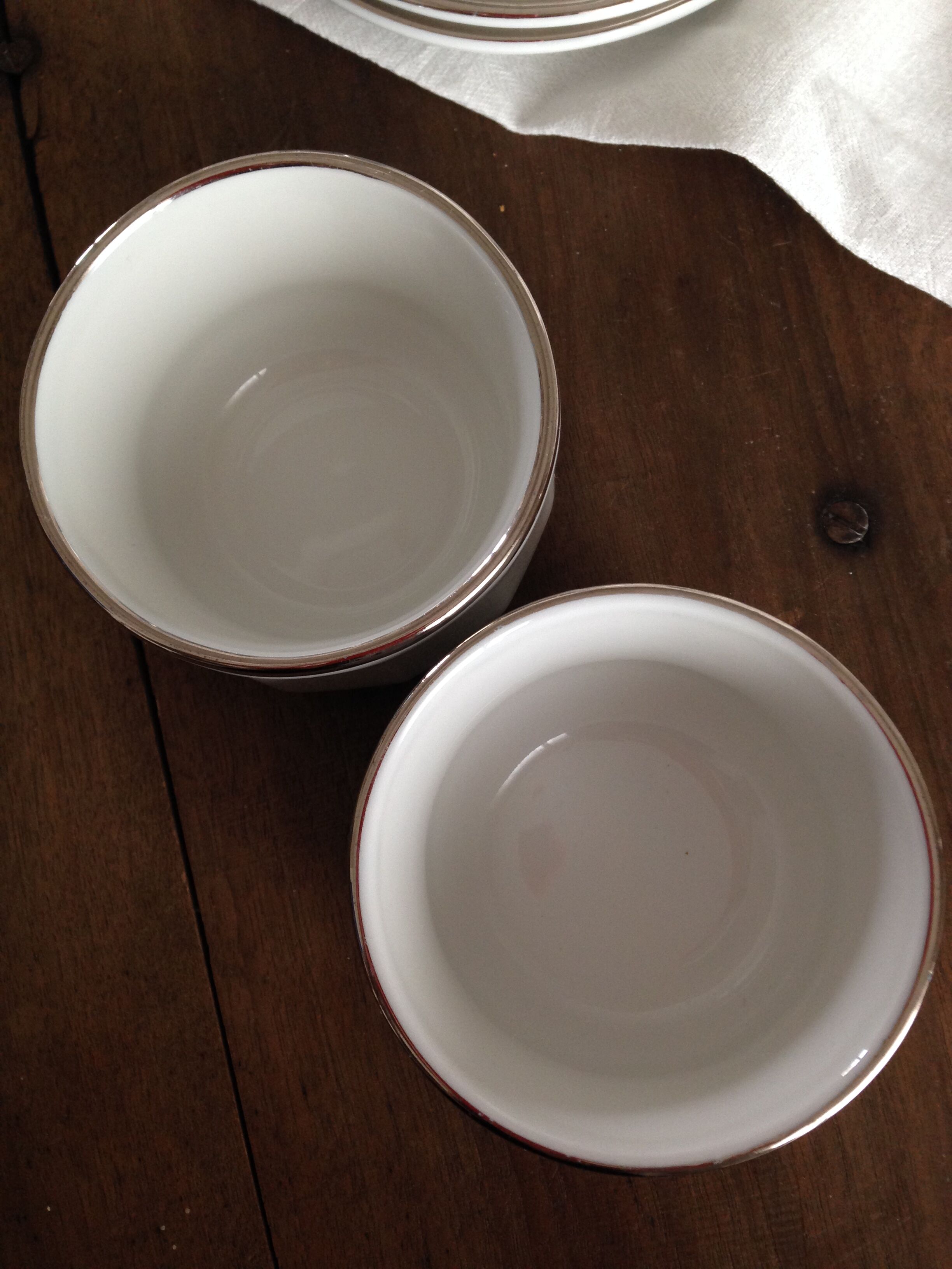 Tasses à café  et sucriers Desoulhieres