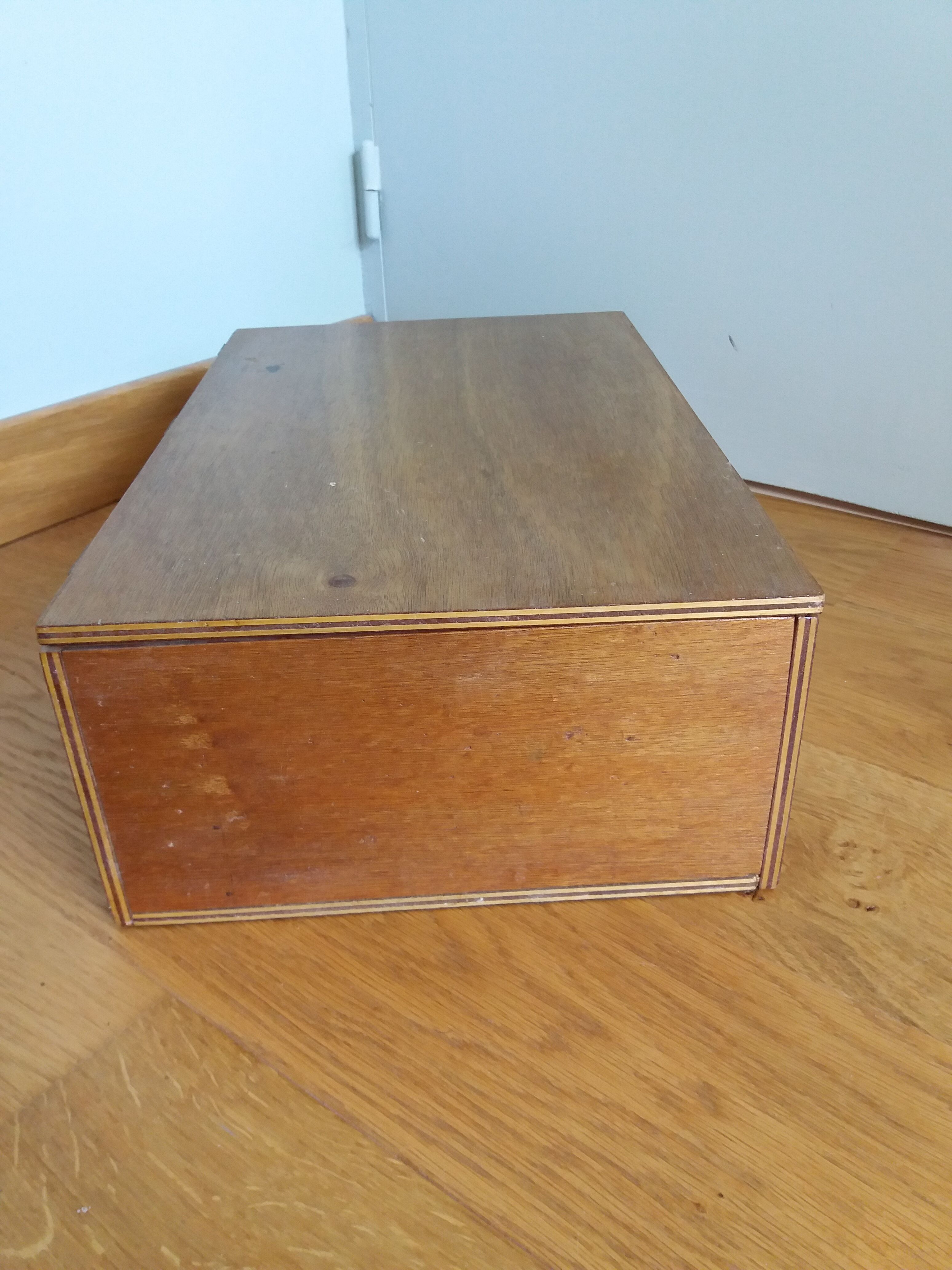 Storage box