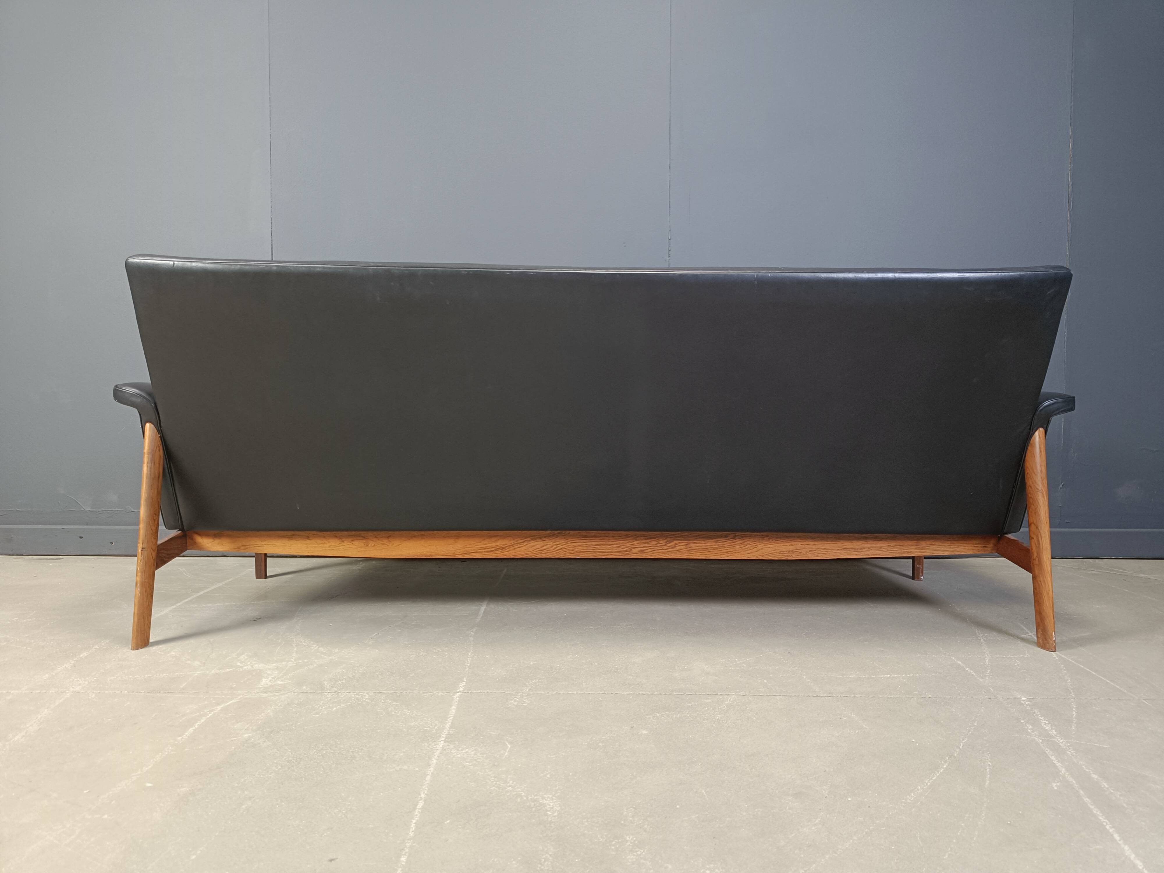 Jupiter Sofa by Finn Juhl for from France and Søn and France & Daverkosen