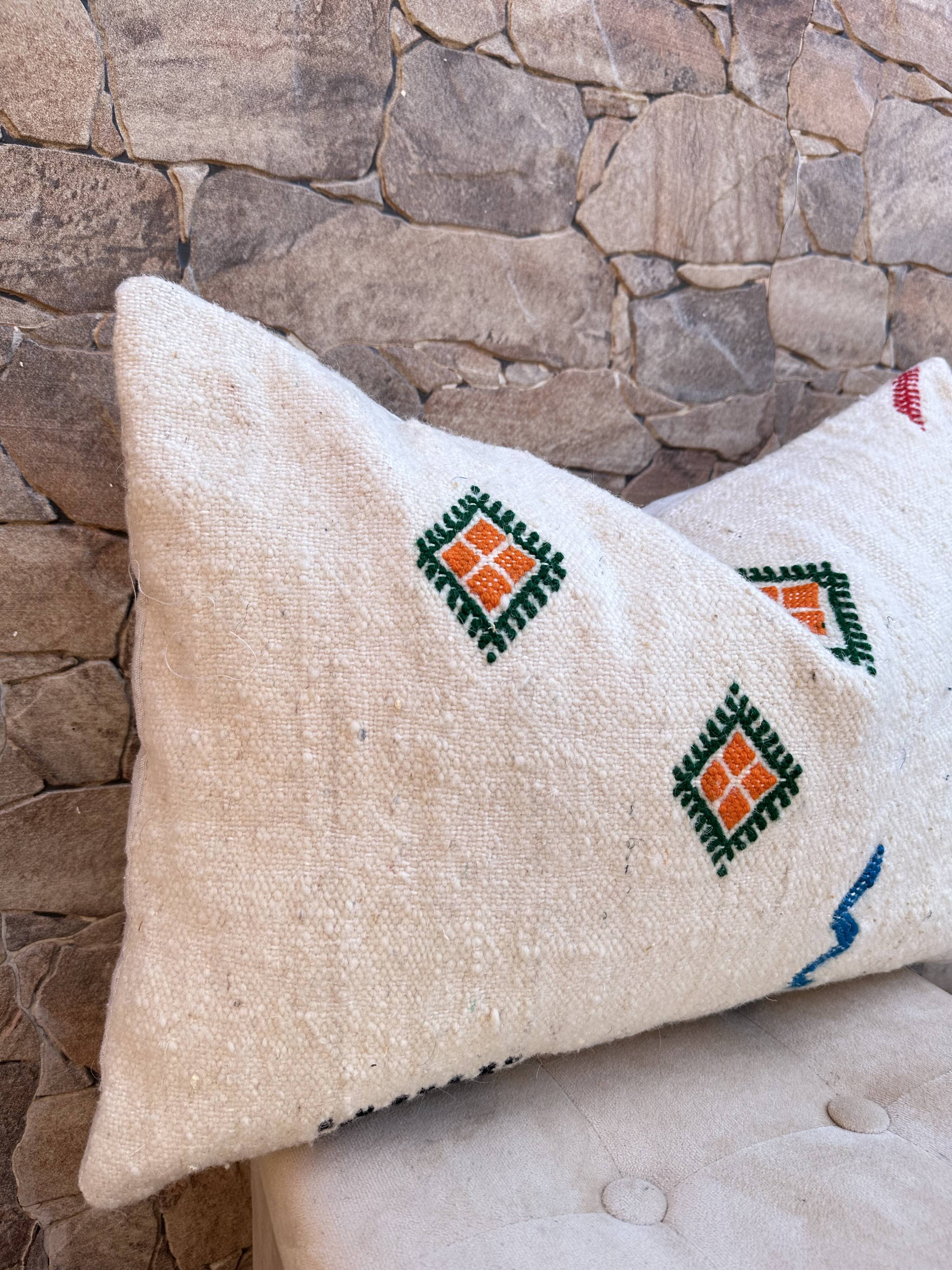 Handmade white Moroccan cushion cover (60x40 cm) for Kilim rugs, cushion cover,