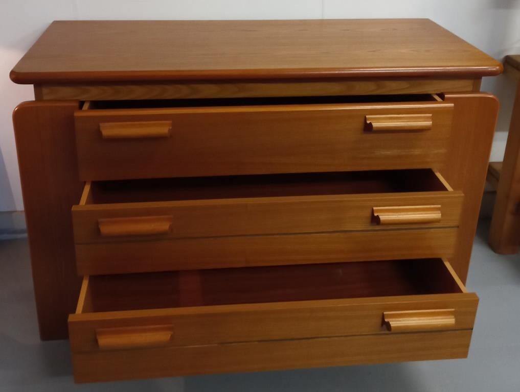Oak-plated dresser 1980