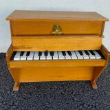 Old toy piano