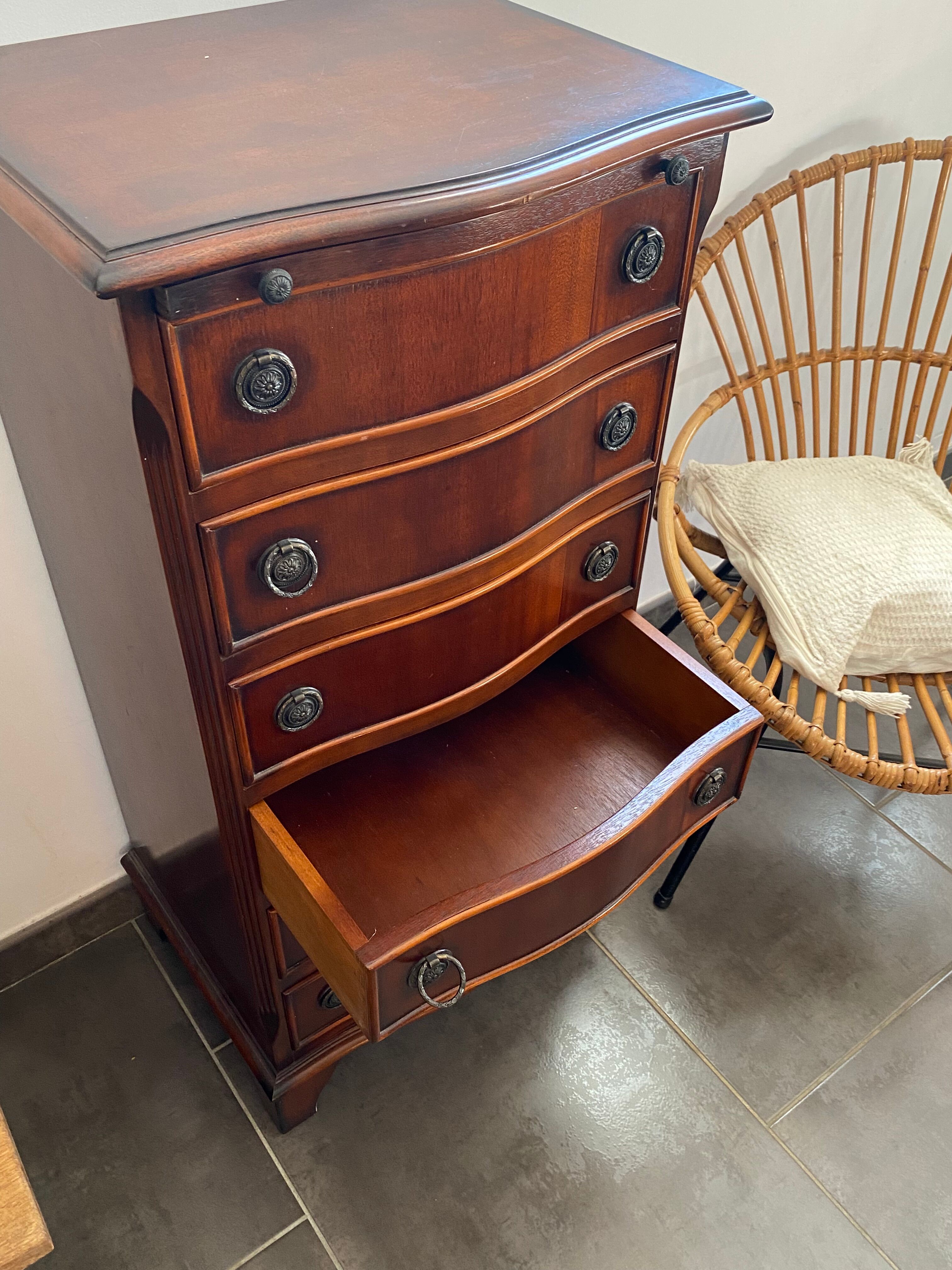 Semainier de style ancien en acajou