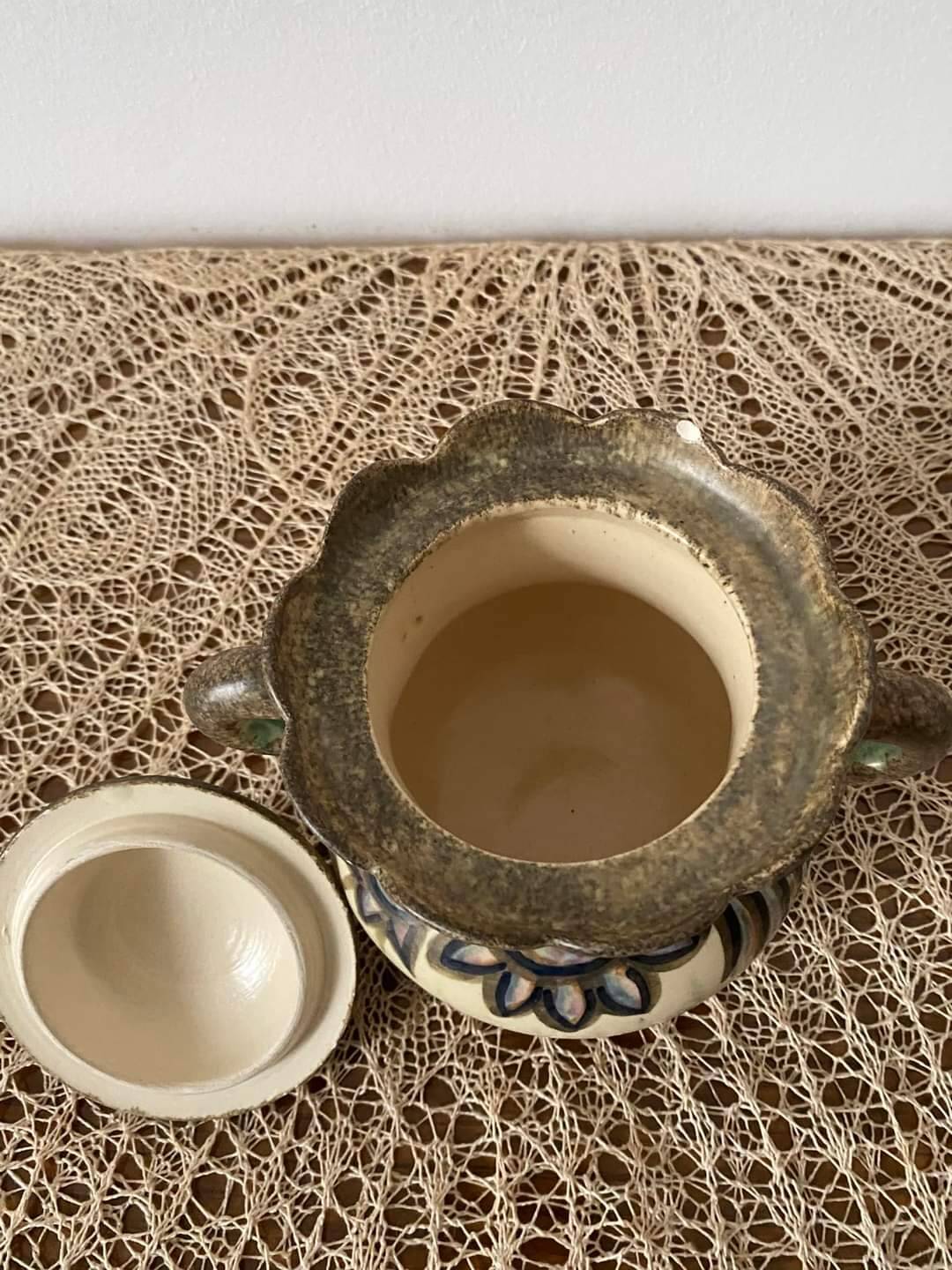 Ceramic sugar bowl signed Paul Fouillen (Ceramicist from Quimper)