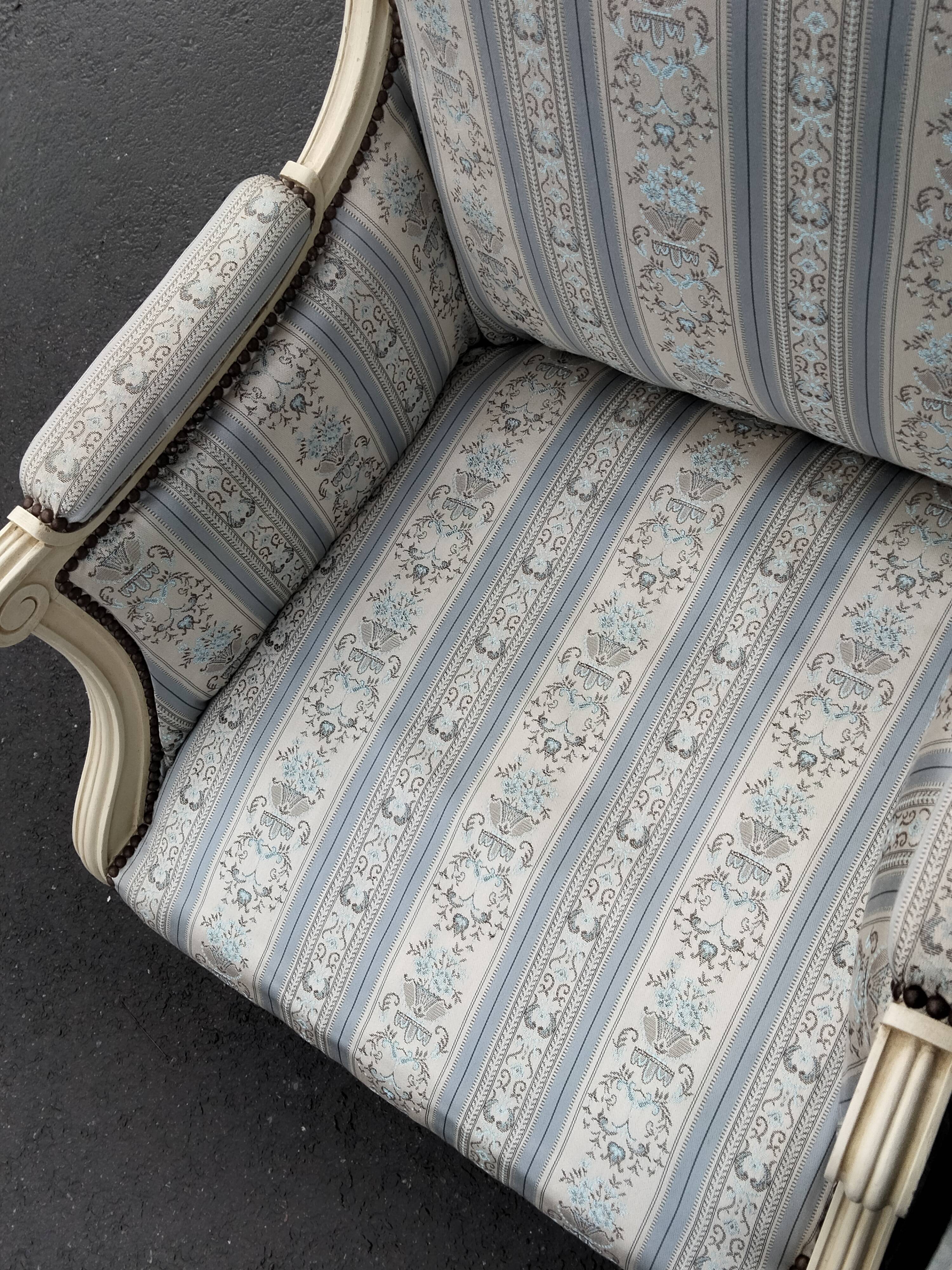 Paire de bergères fauteuils ancien style louis xvi vintage