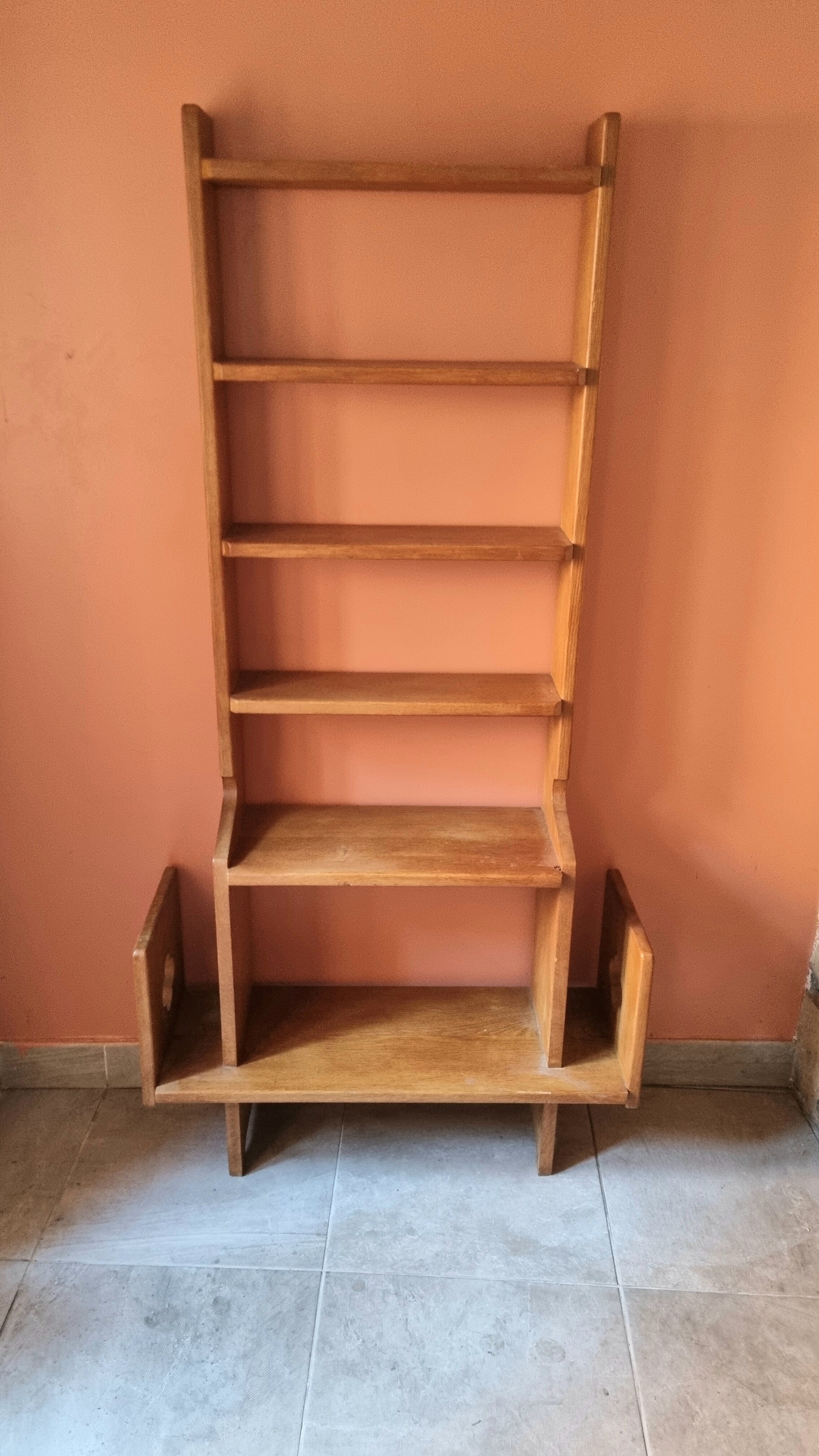 Guillerme and Chambron shelf