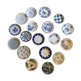 Suite 18 assiettes bleues anciennes et asiatiques décors bleus