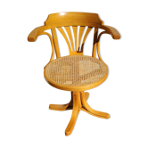 Swivel office chair
