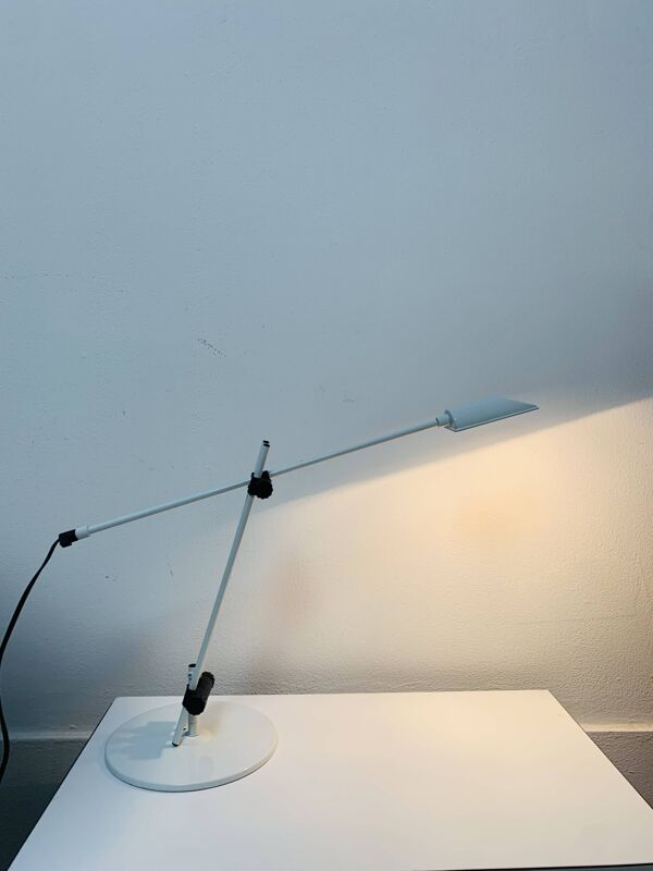Lampe de bureau Veneta Lumi articulée, métal blanc, années 80