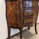 Petite commode sauteuse louis XV marquetée