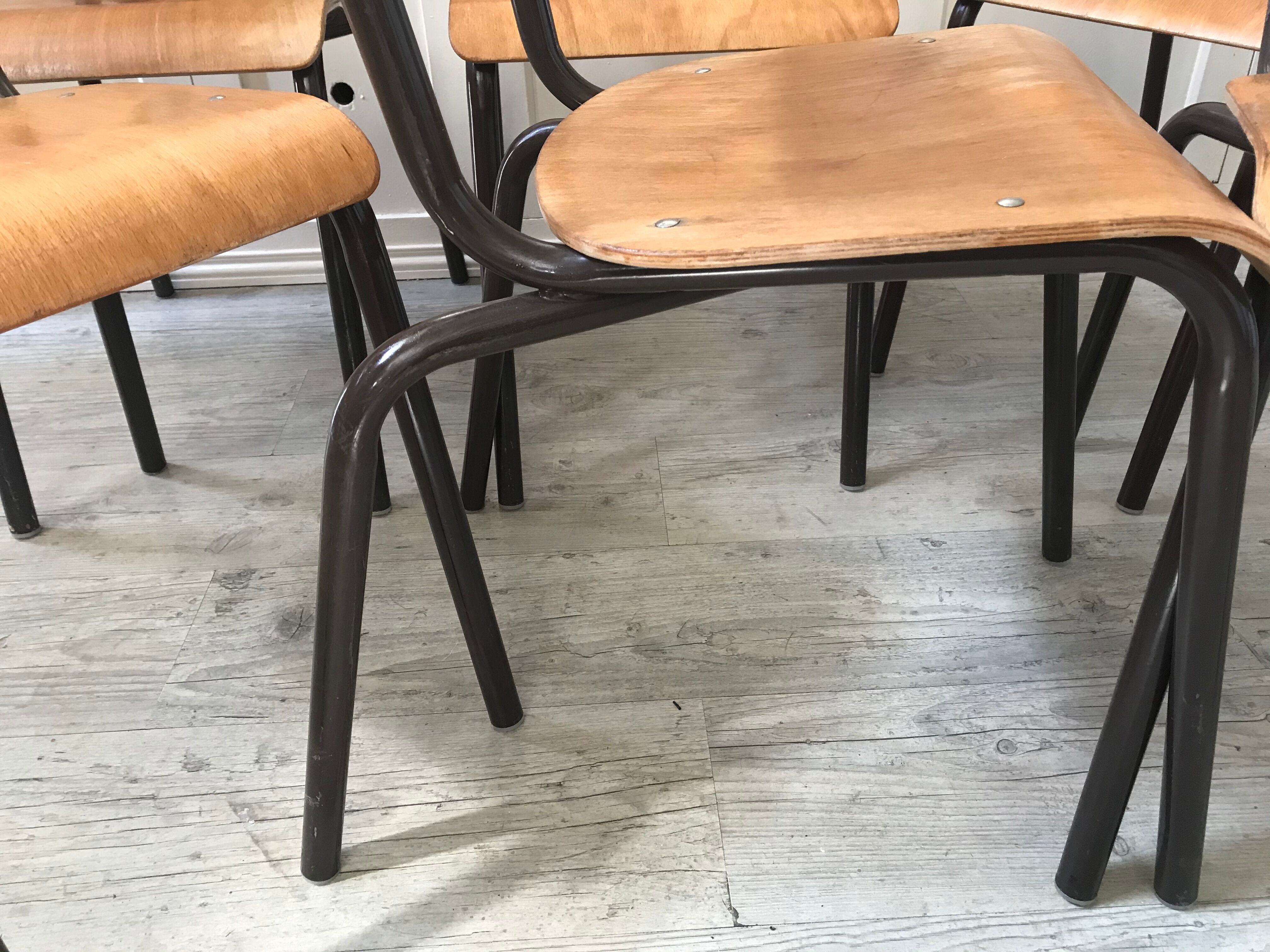 Lot of 6 vintage school chairs