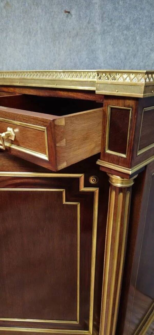 Buffet Parisien style Louis XVI – Acajou et laiton doré – Plateau marbre –