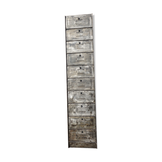column 10 valves