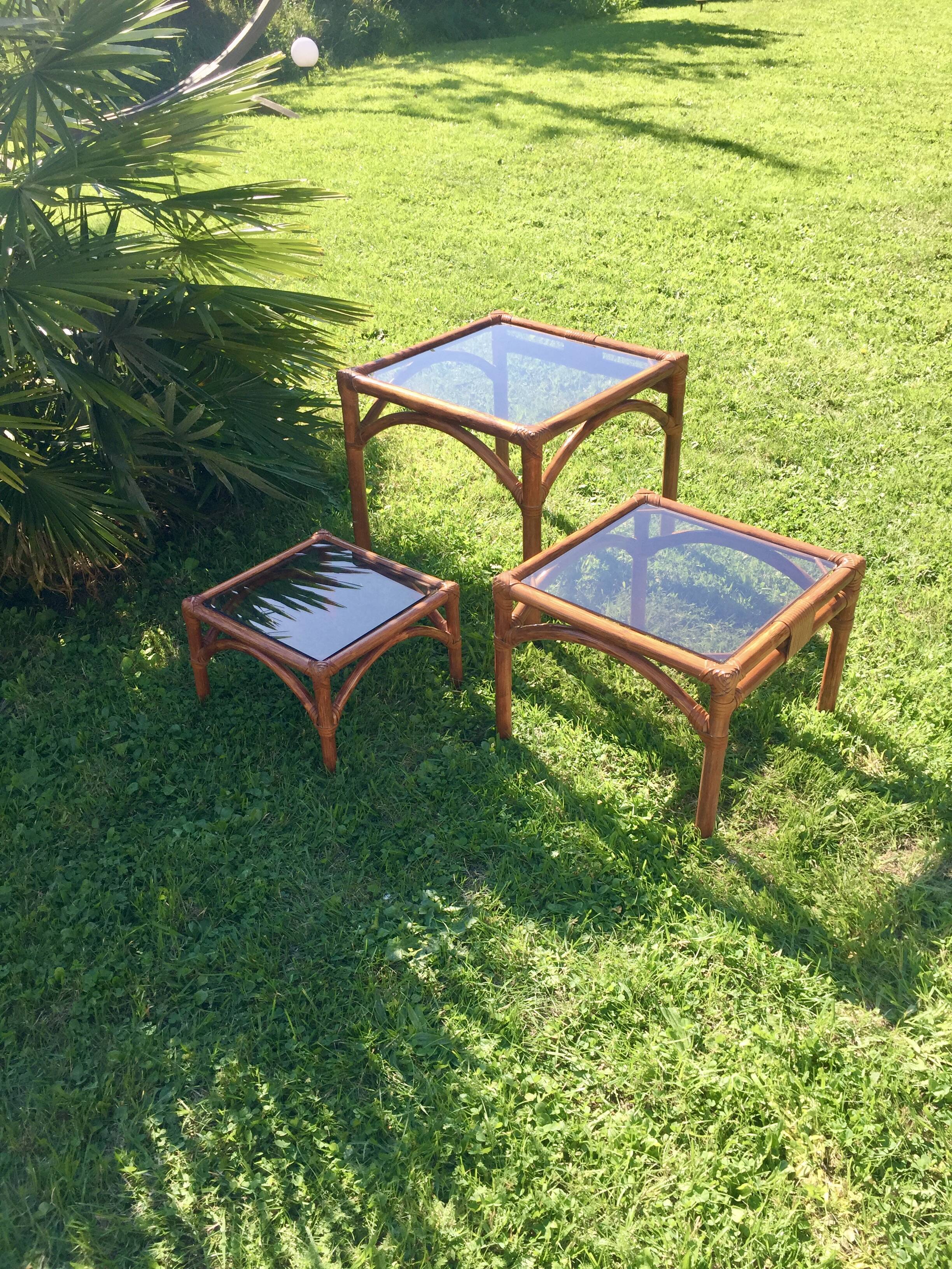Bamboo pull-out table / leather and vintage glass