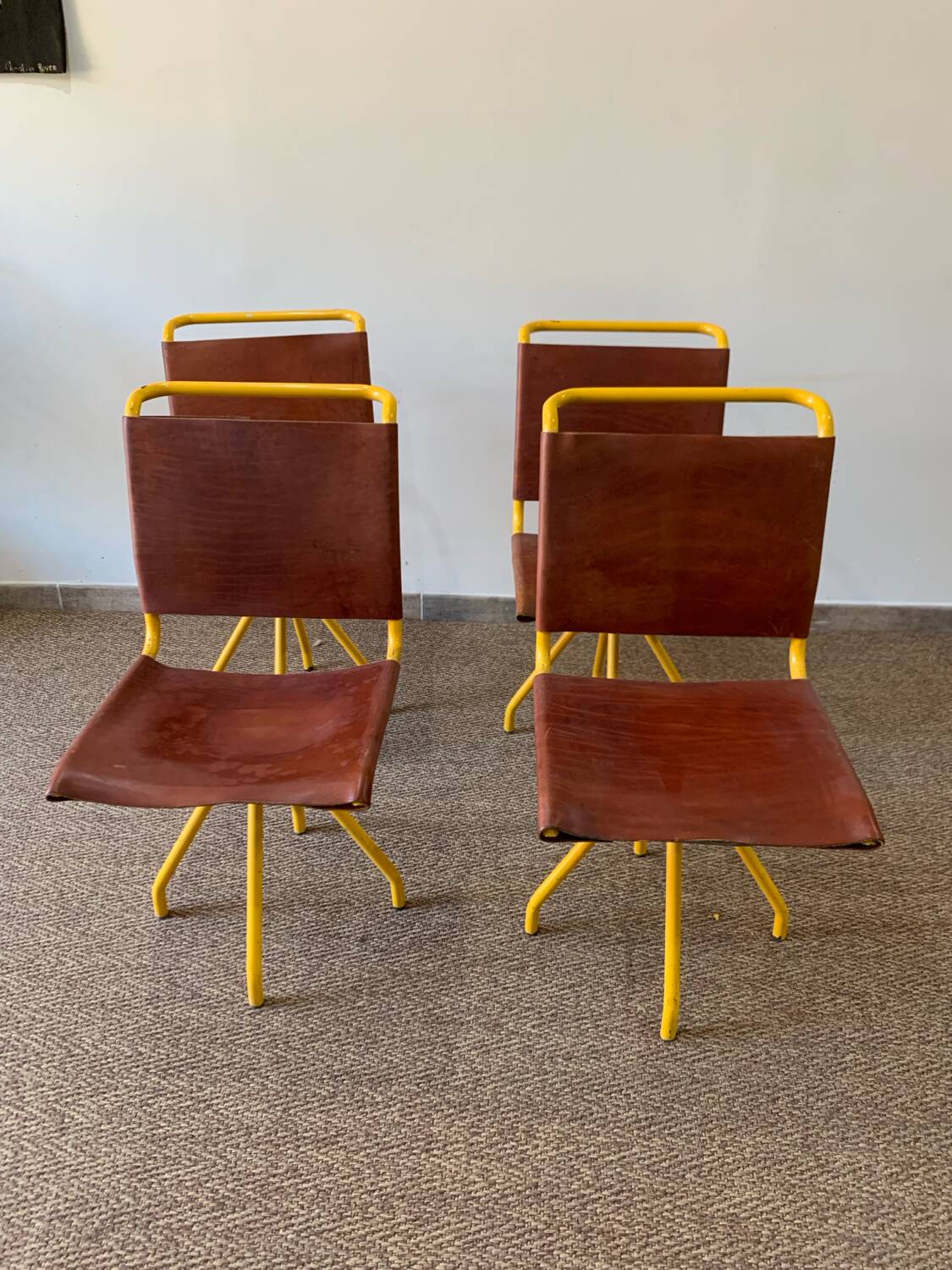 Lot de 4 chaises cuir vintage