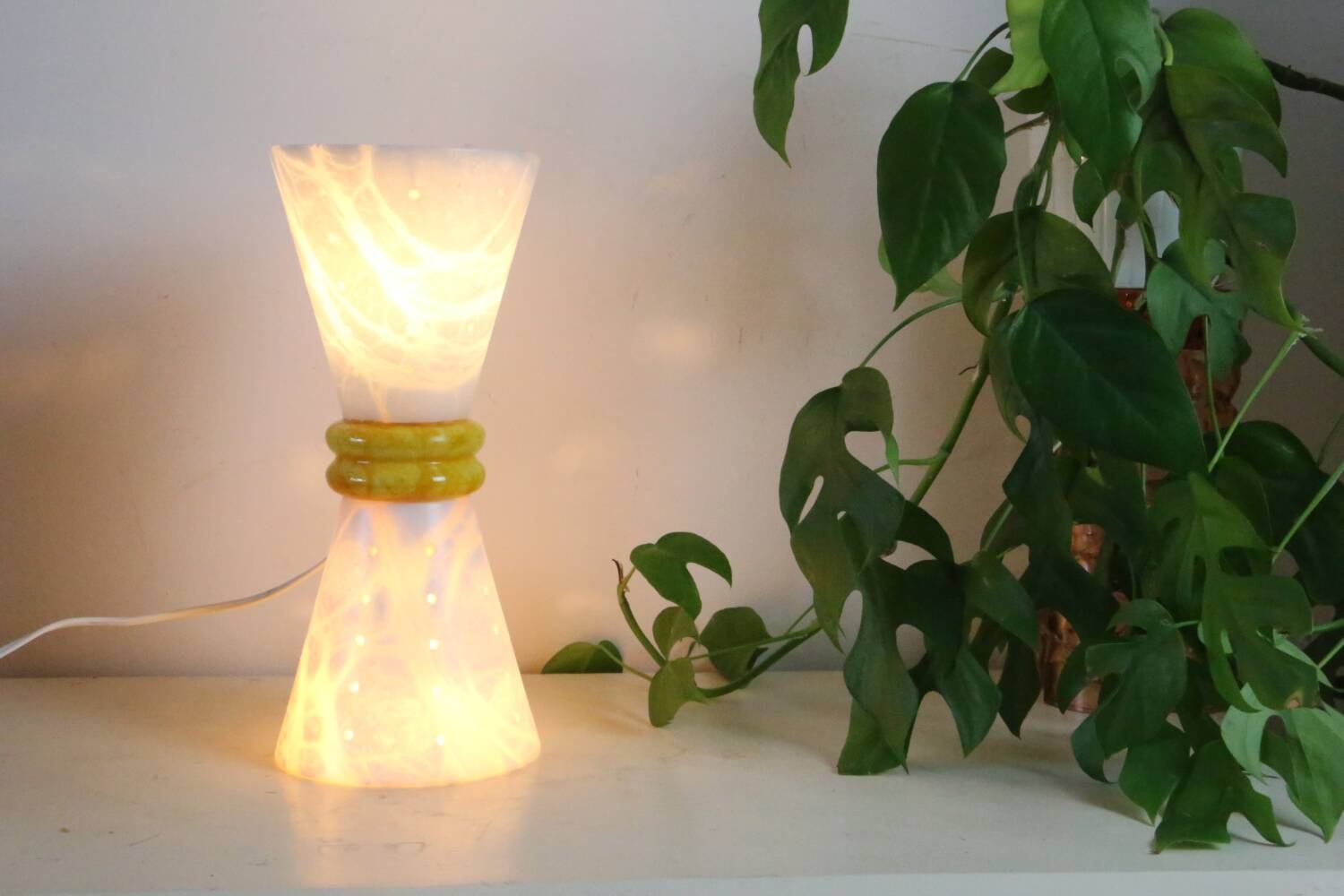 Alabaster and marble diabolo lamp