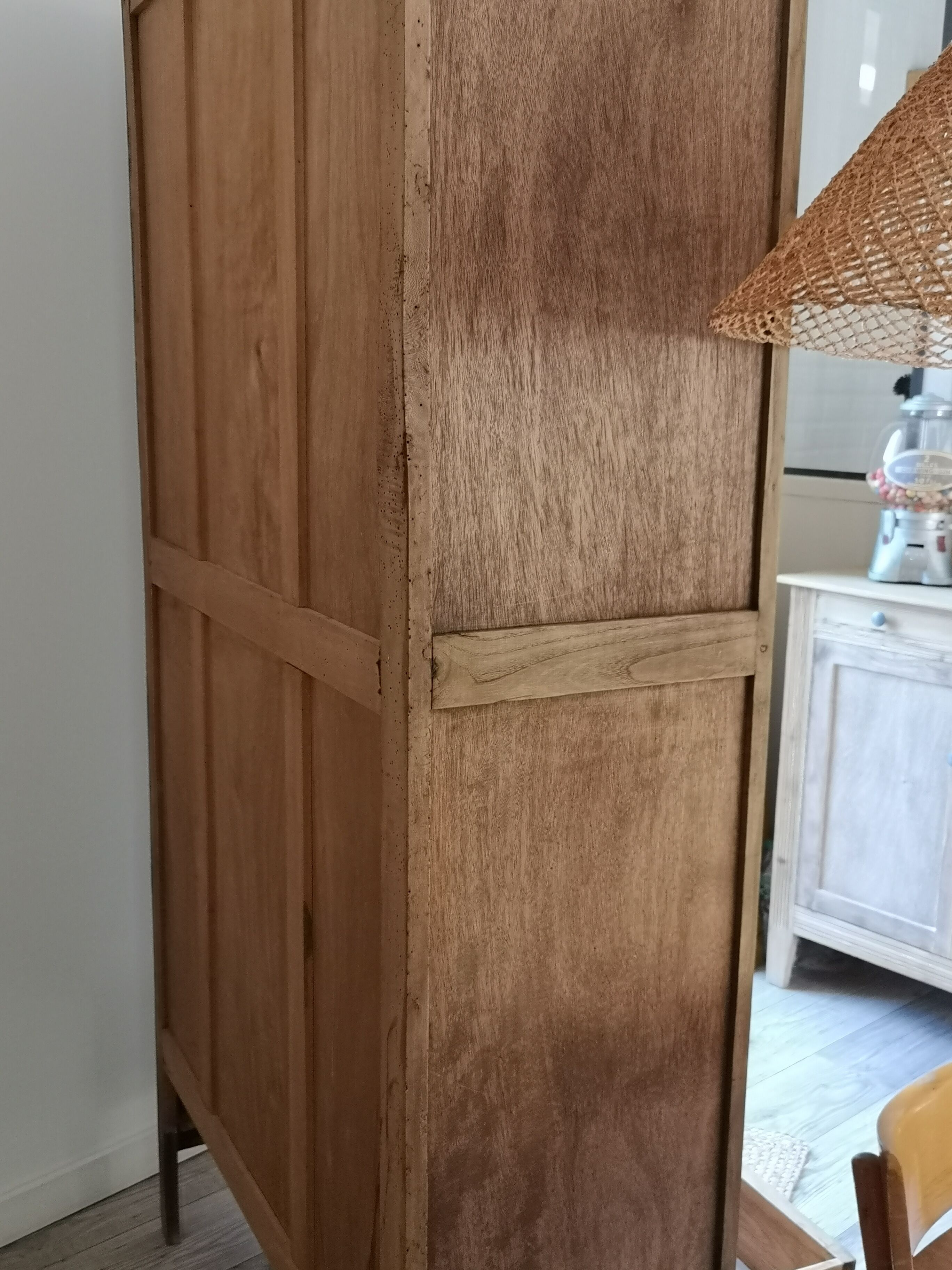 Stripped parisian wardrobe, raw wood