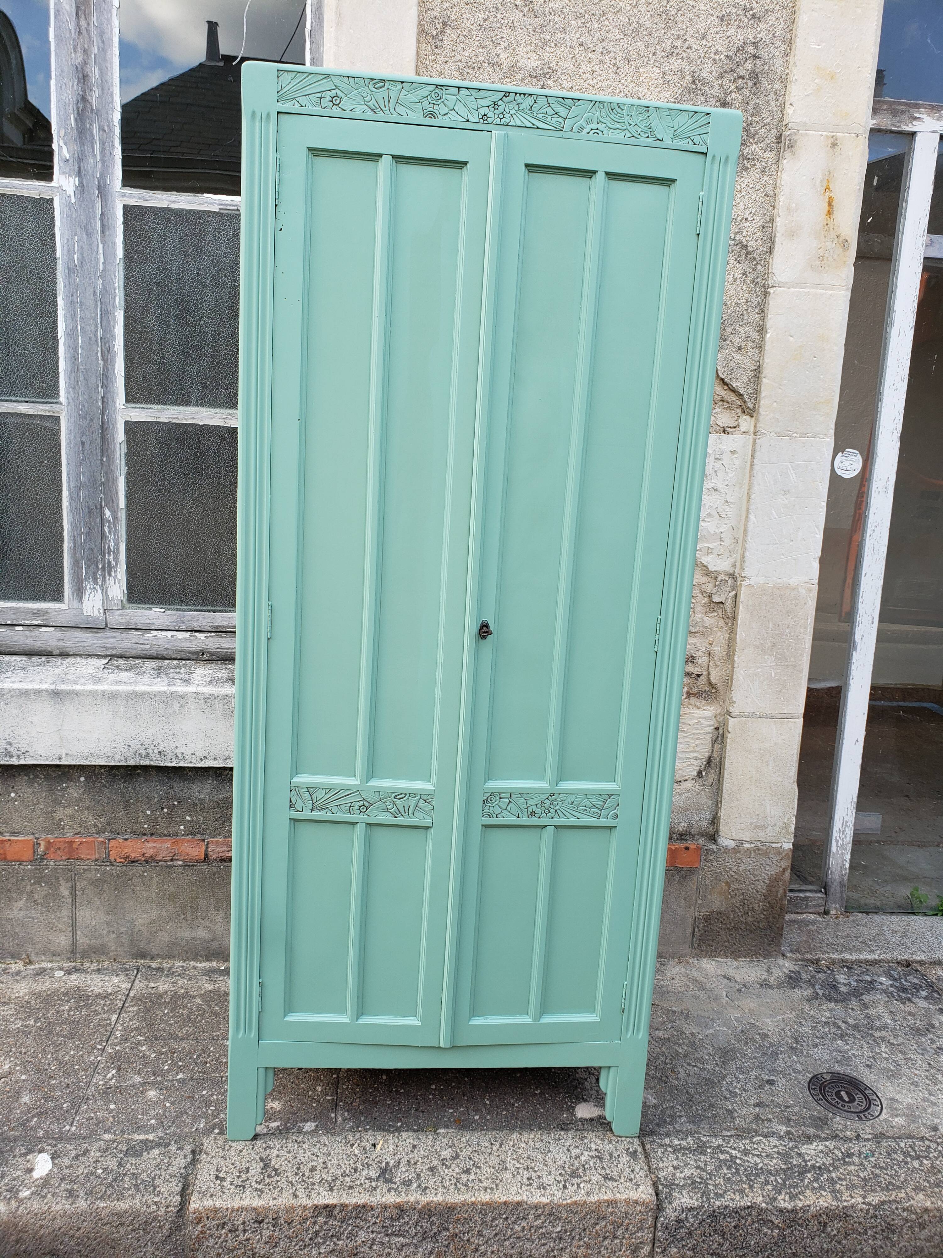 Parisian cabinet green deco art