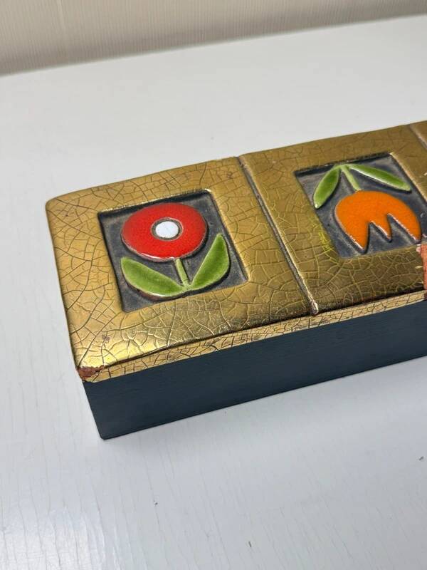 Ceramic box – mithé espelt 1960 – model "three flowers"