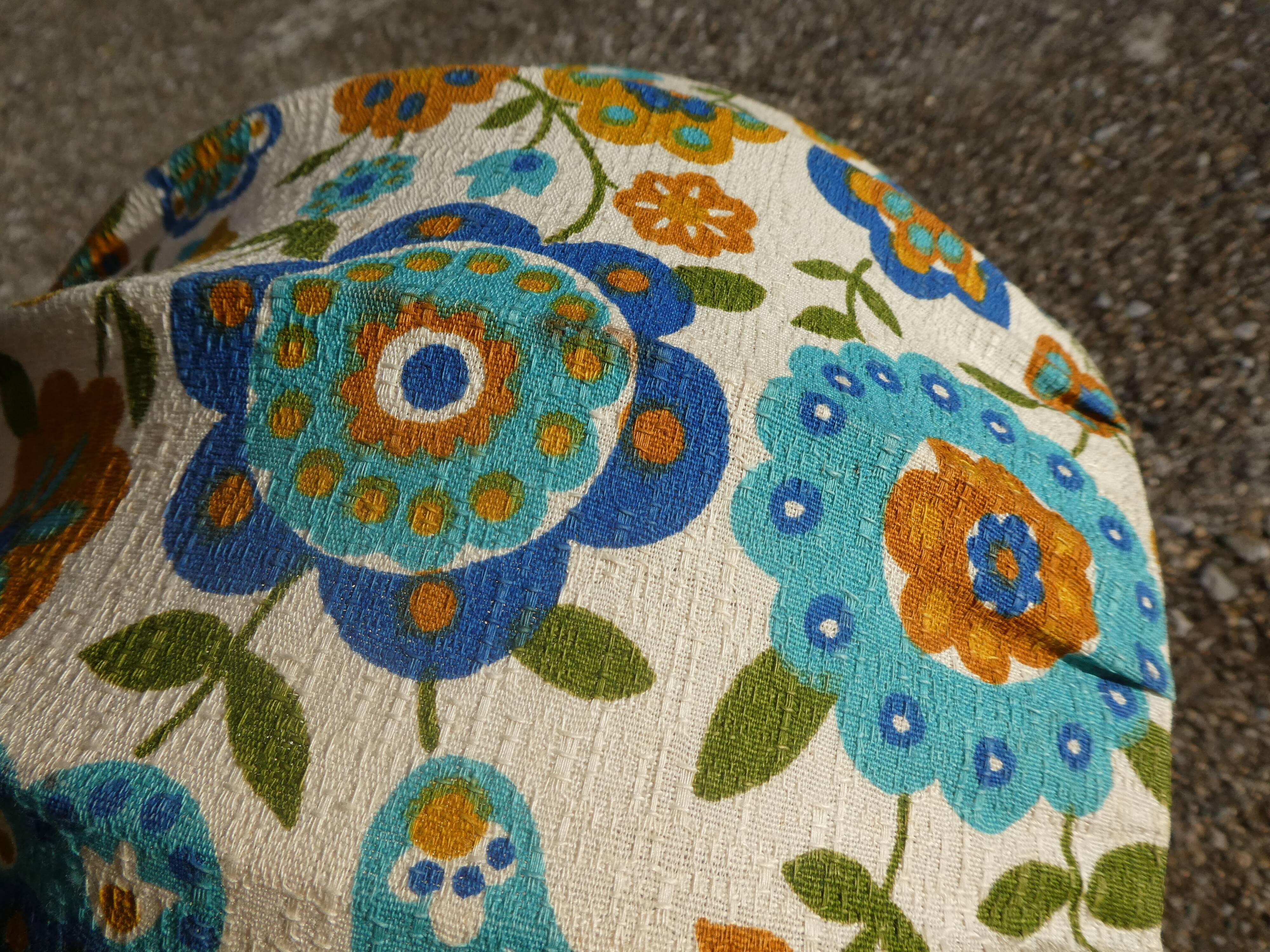 Suspension vintage tissu à fleurs bleues et oranges