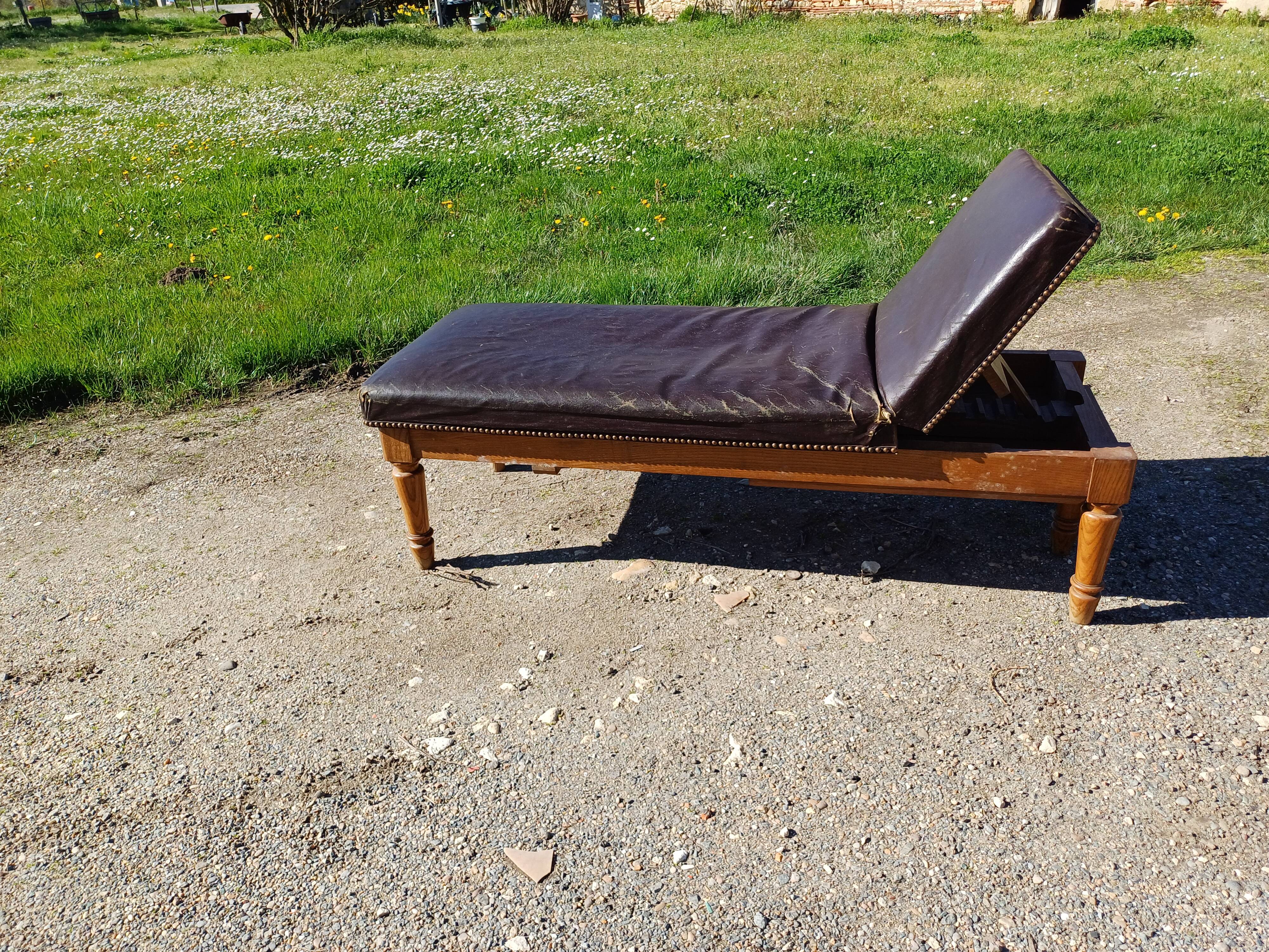 Doctor's bench oak and leather 19th