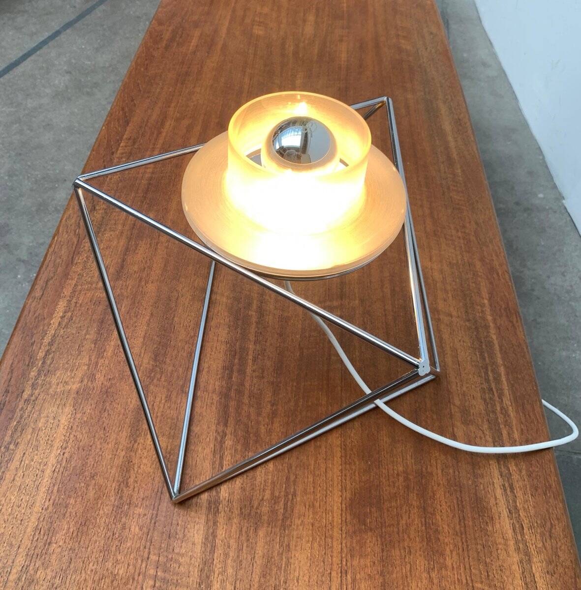 Poliedra table lamp from the Italian space age by Felice Ragazzo for Guzzini
