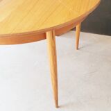 Scandinavian expandable table